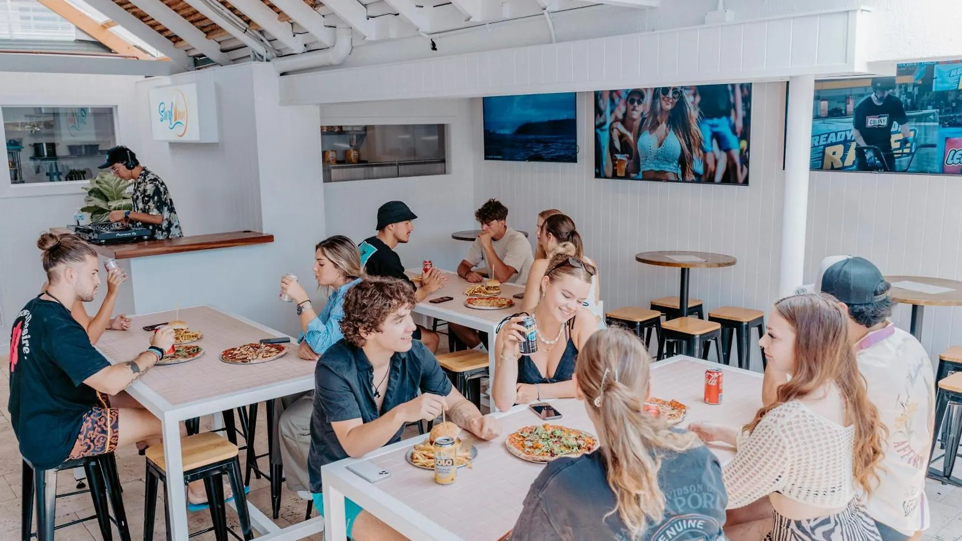 Surf Boutique Backpackers - Free Breakfast Hostel Gold Coast