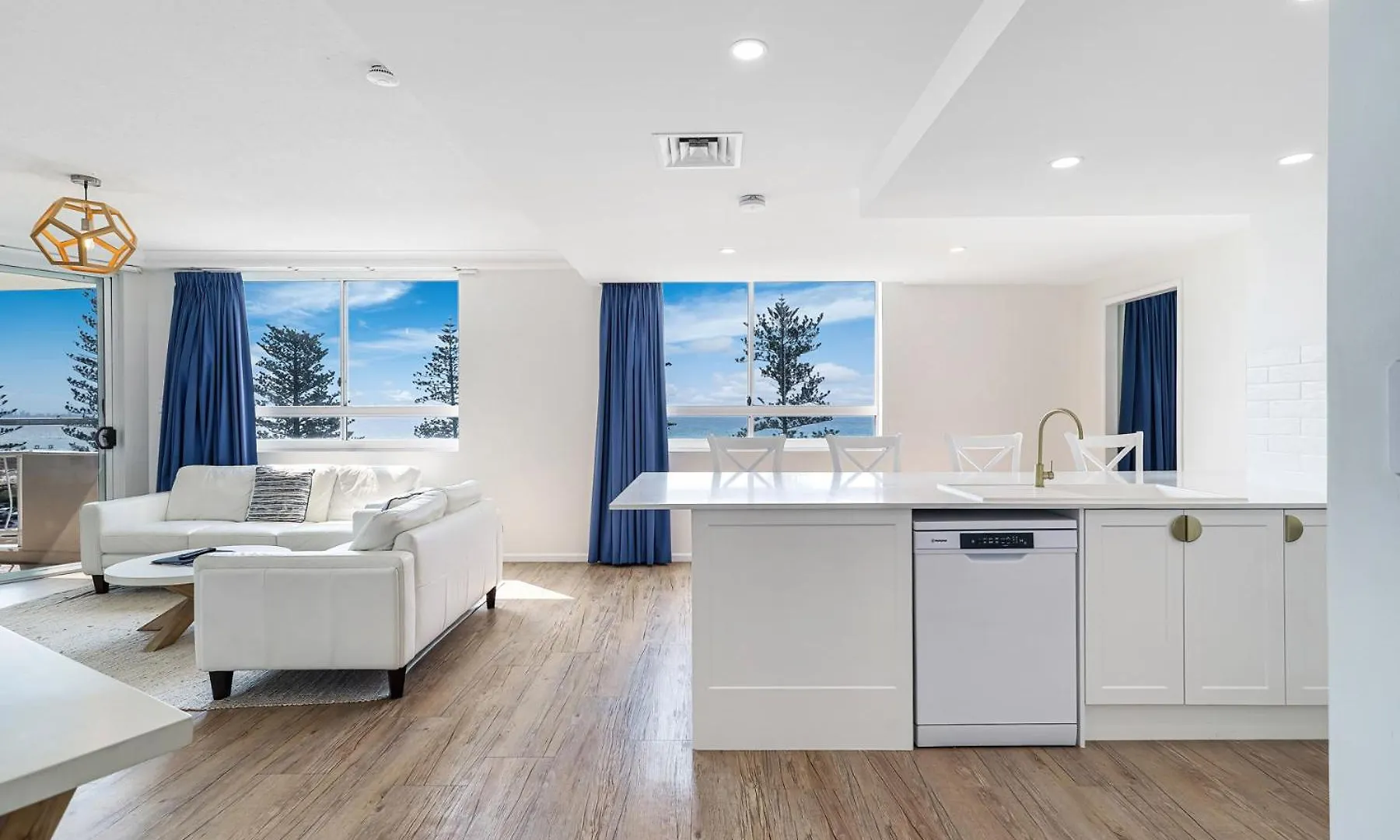 Kirra Aparthotel