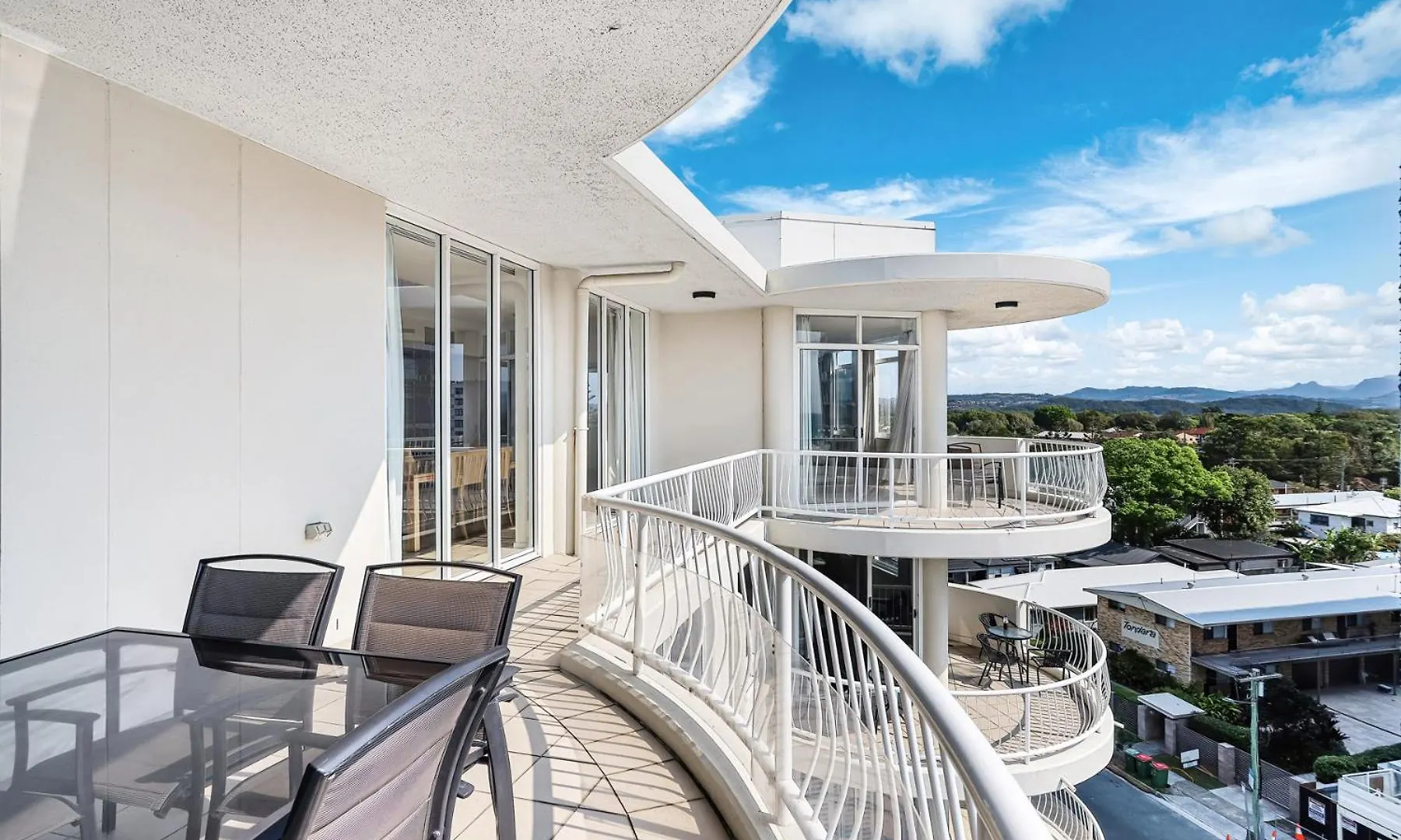 Kirra Aparthotel 4*
