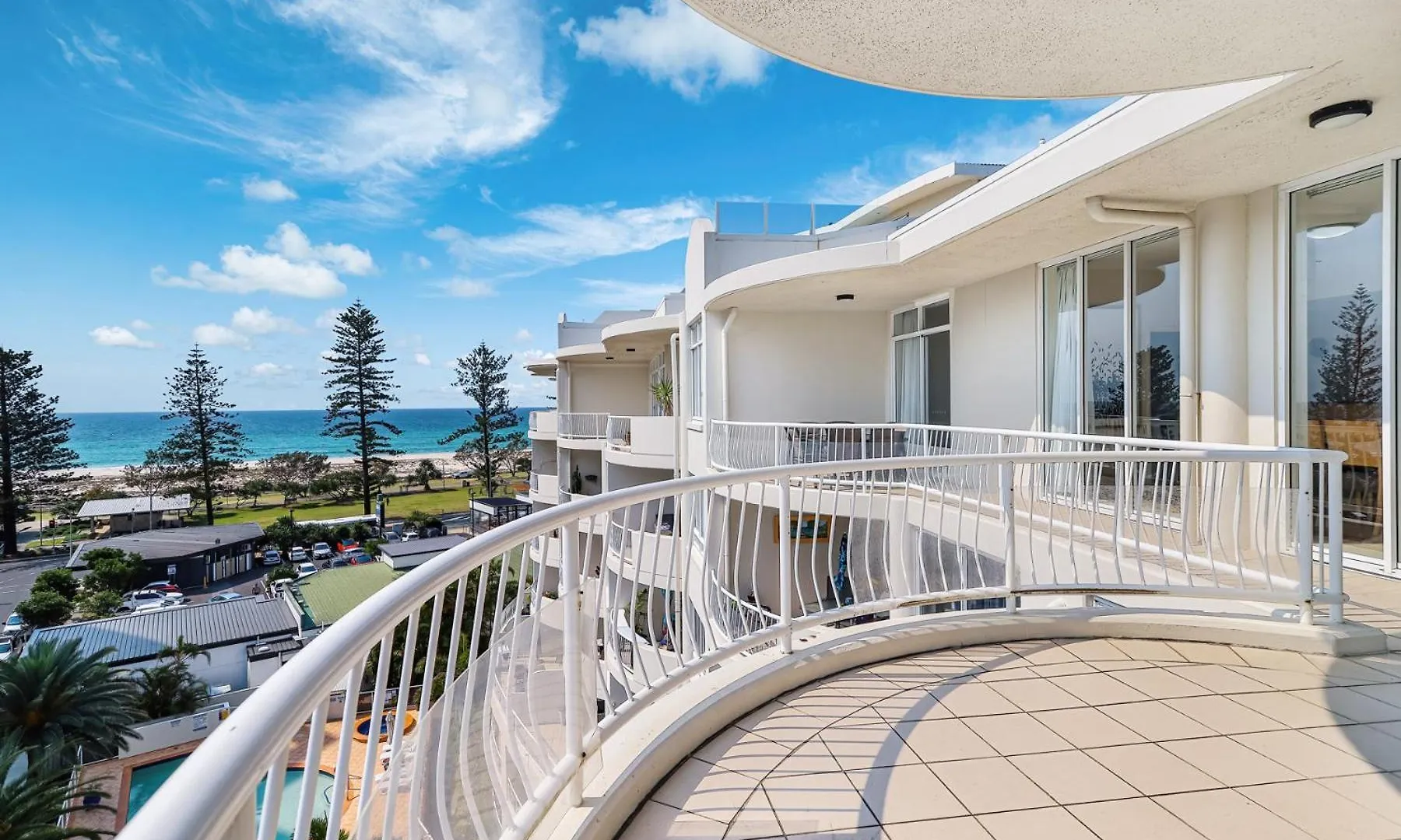 Kirra Aparthotel 4*
