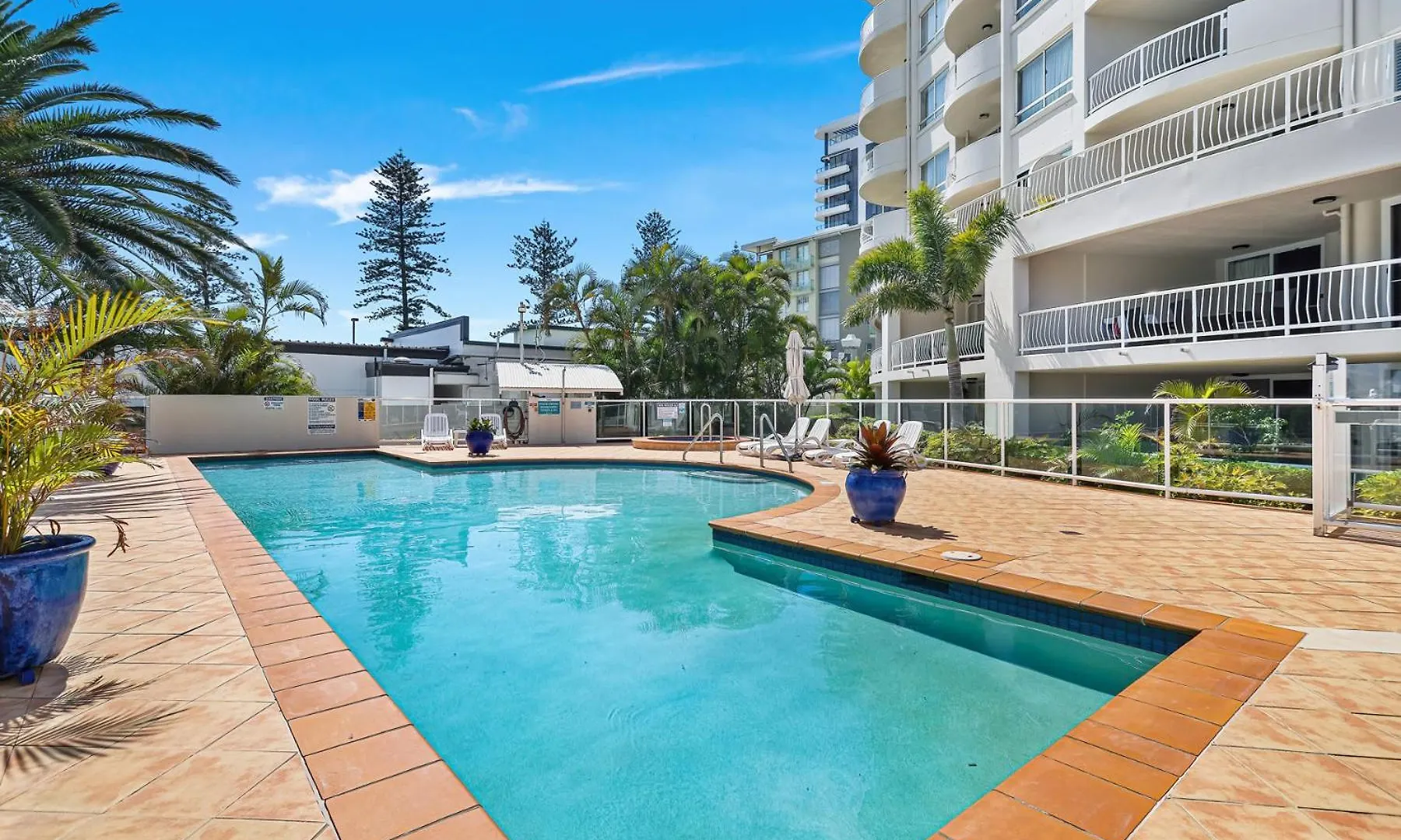 Kirra 4*
