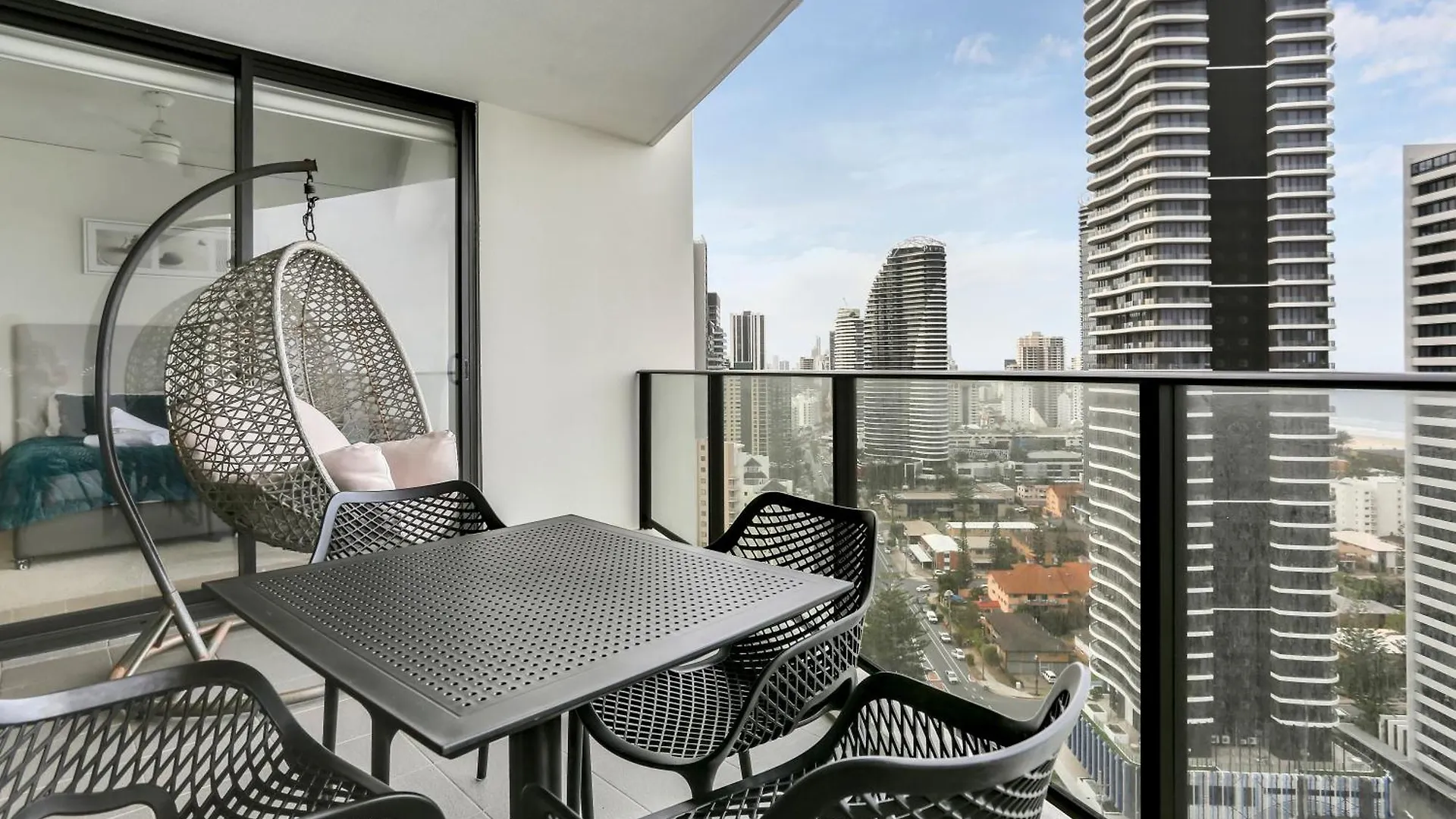 Stunning 2br2b Spectacular Ocean Views *