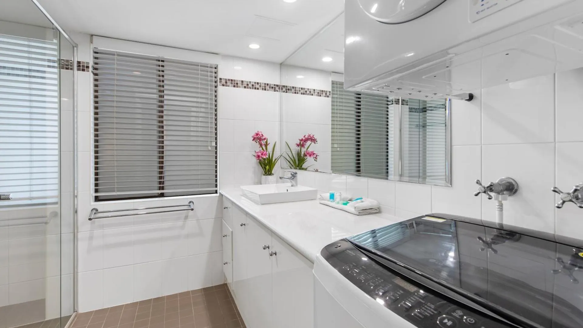 Pacific Broadbeach Aparthotel 4*