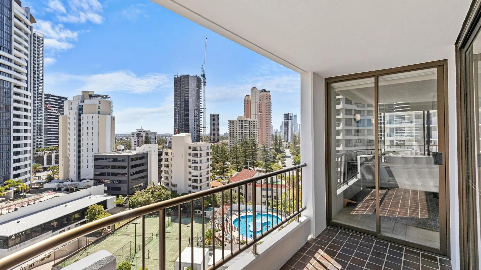 Aparthotel Pacific Broadbeach 4*