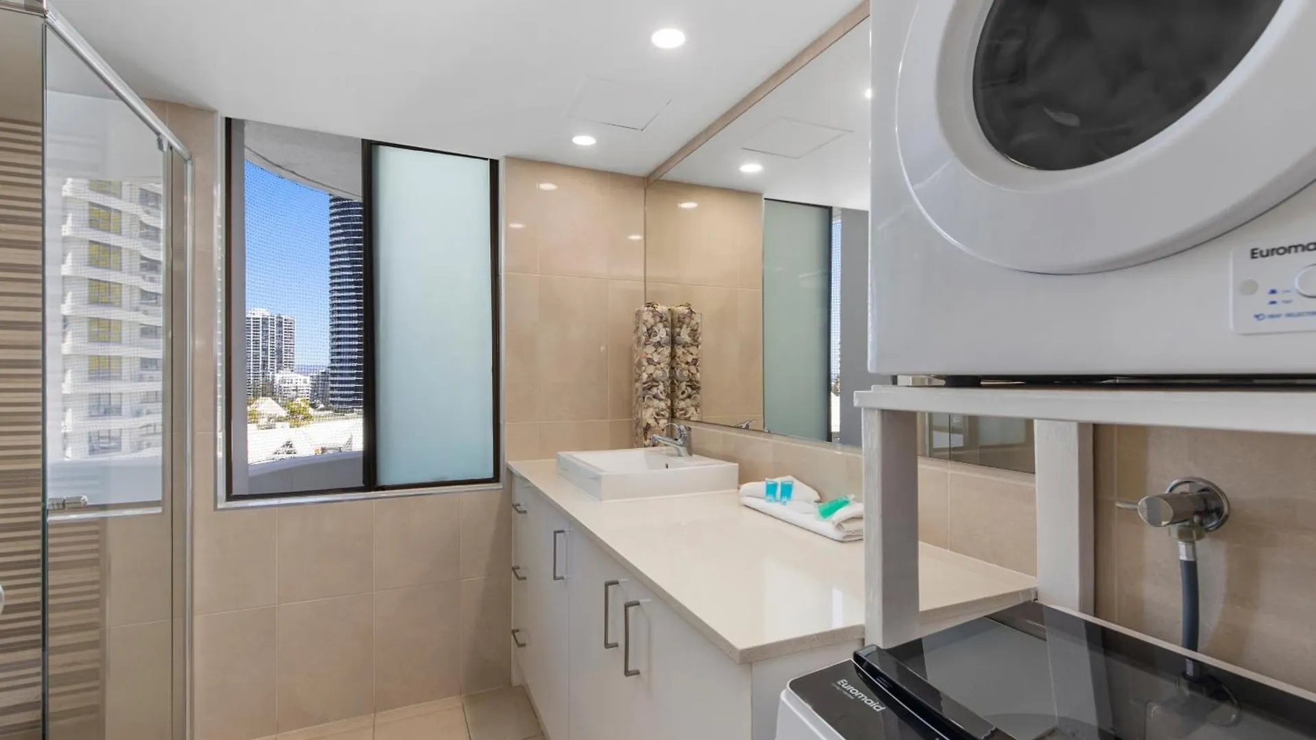 Pacific Broadbeach Aparthotel Gold Coast