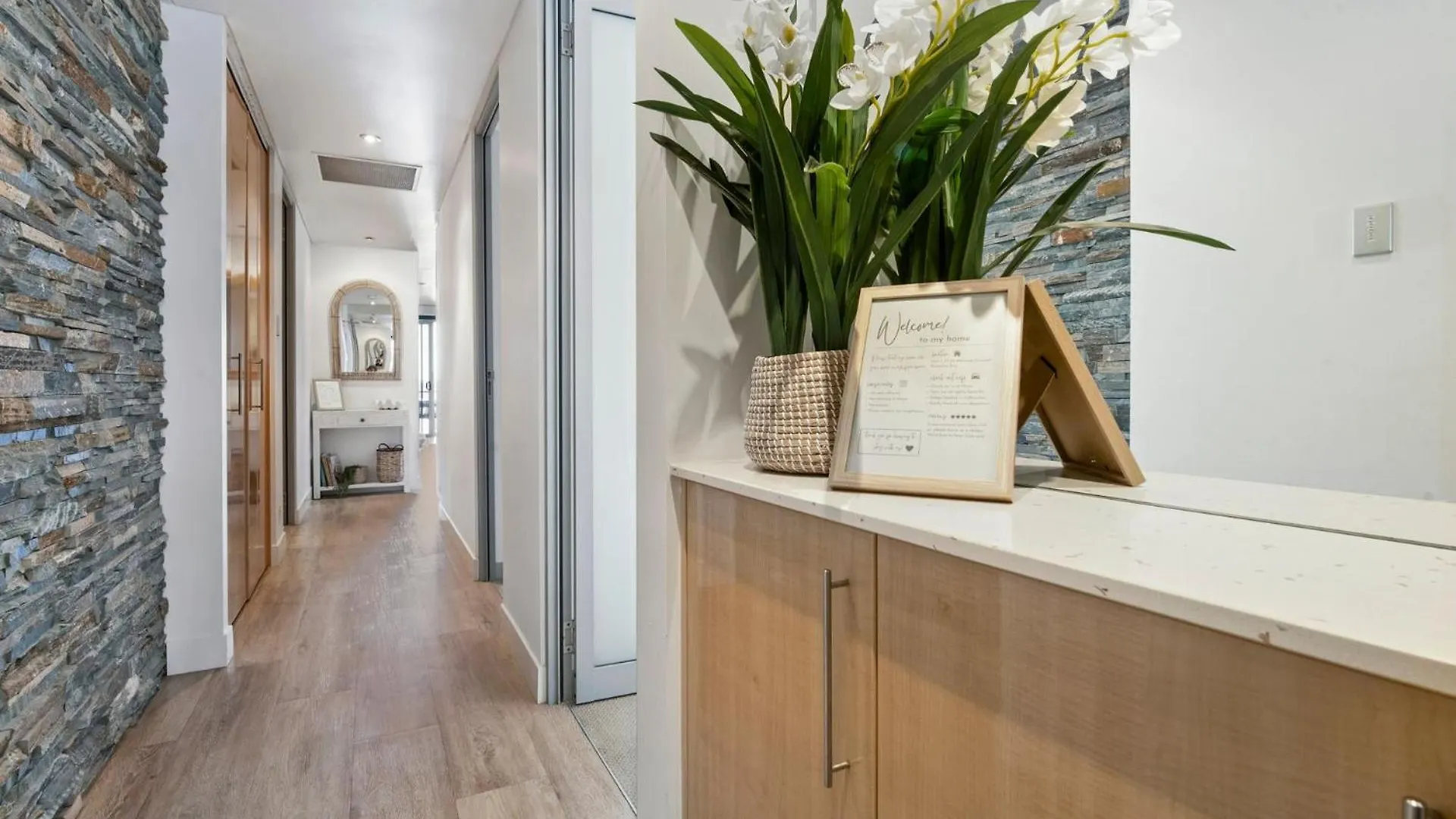 Waterfront Oasis In Runaway Bay - Coasthm * Gold Coast