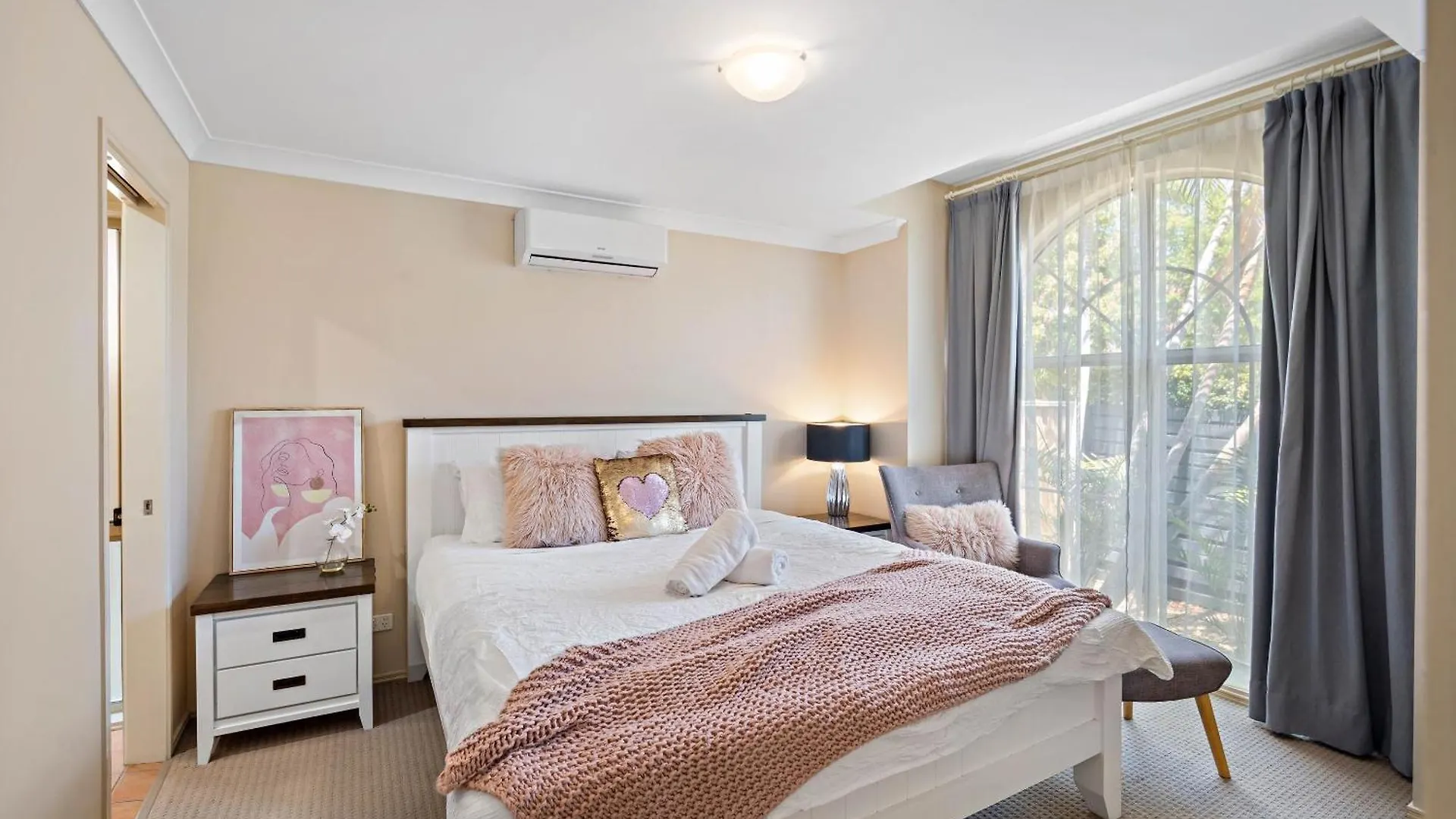 Family Friendly 4 Bedroom House Close To Parks Σπίτι διακοπών *