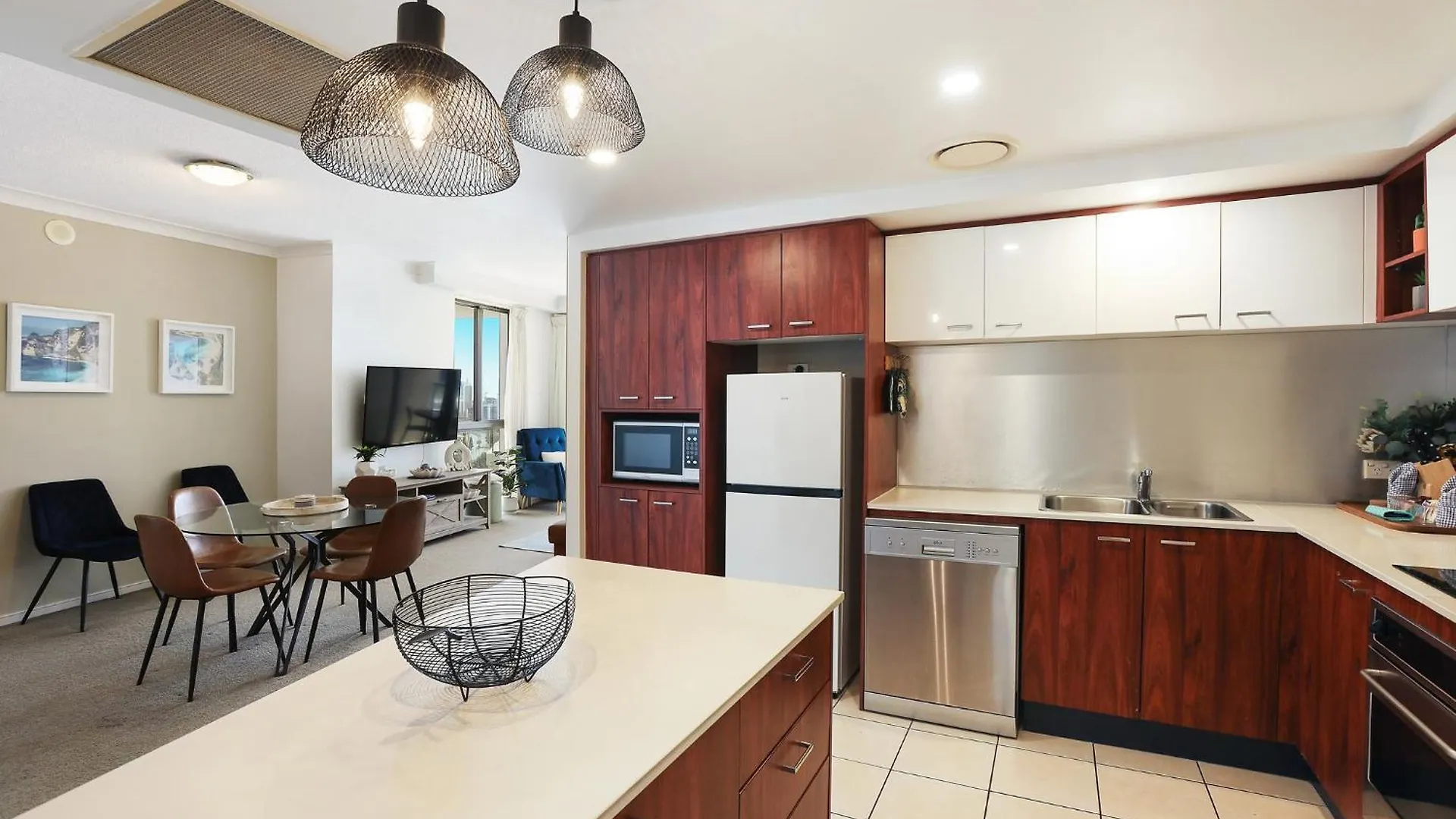 Chevron Renaissance Managed By Gchs * Gold Coast