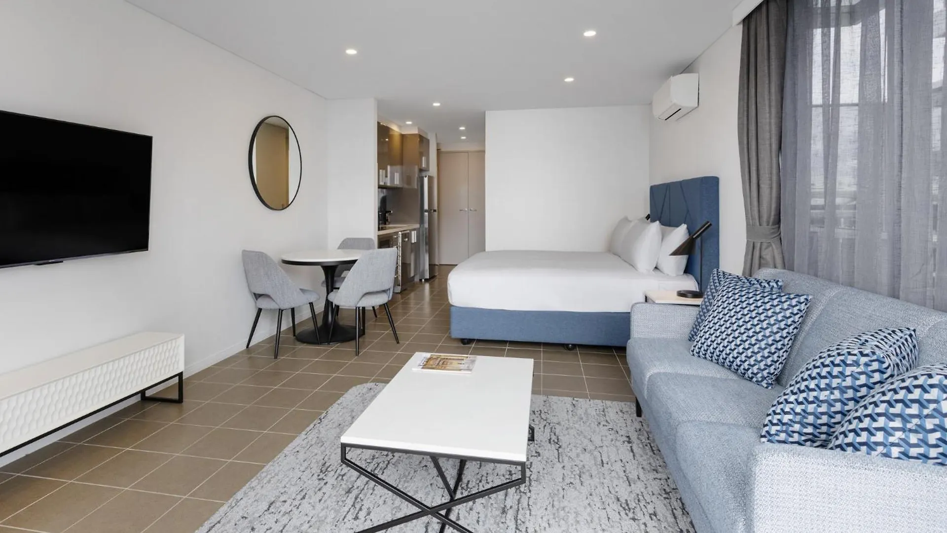 Meriton Broadbeach 5*