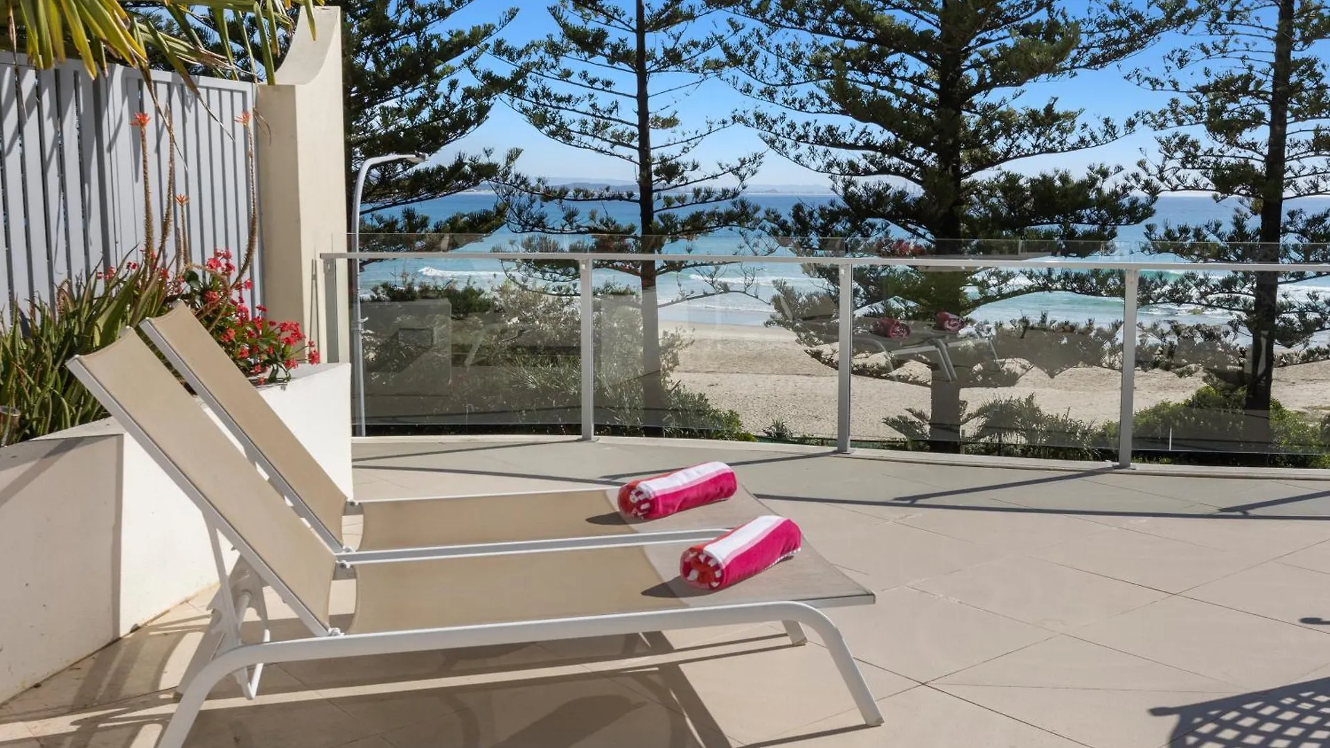 The Garland At Rainbow Bay