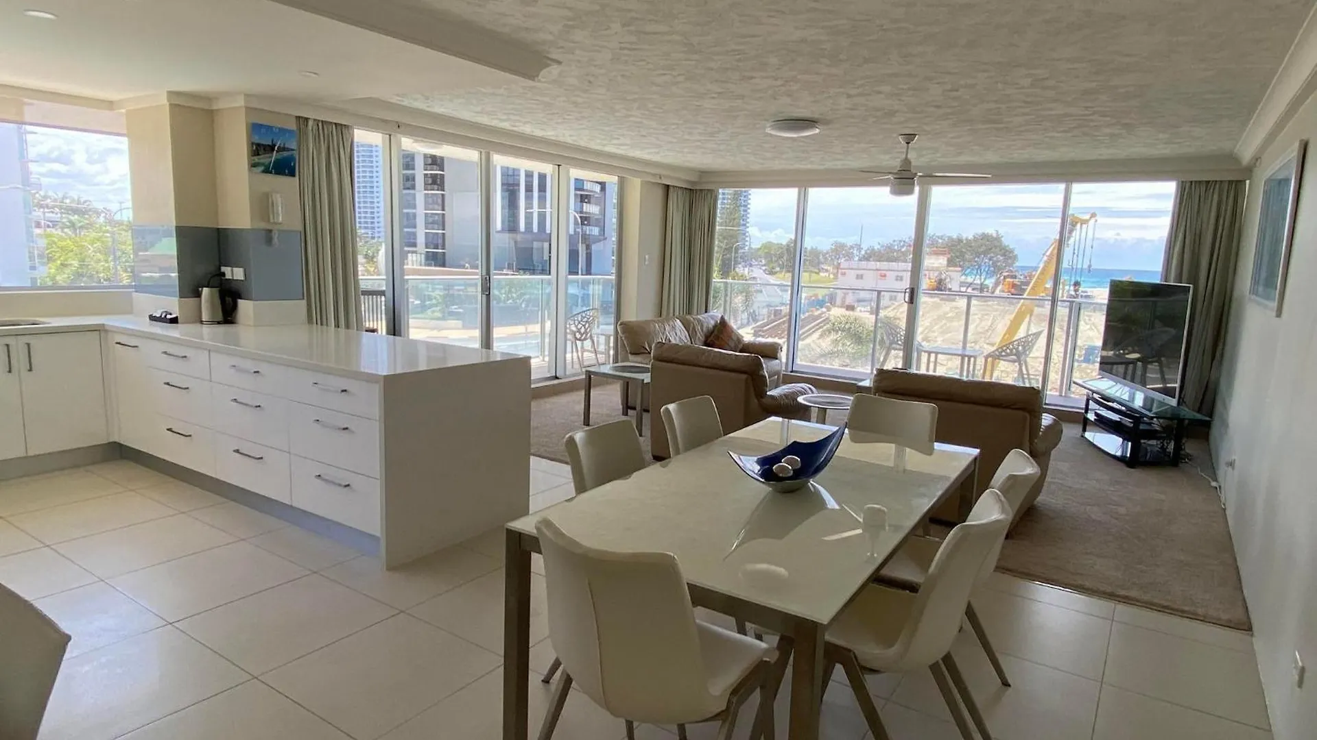 Hi Surf Beachfront Aparthotel 4*