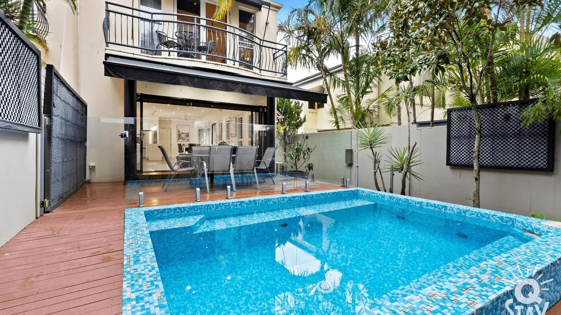 וילה 3 Bedroom Villa's In Surfers Paradise - Q *