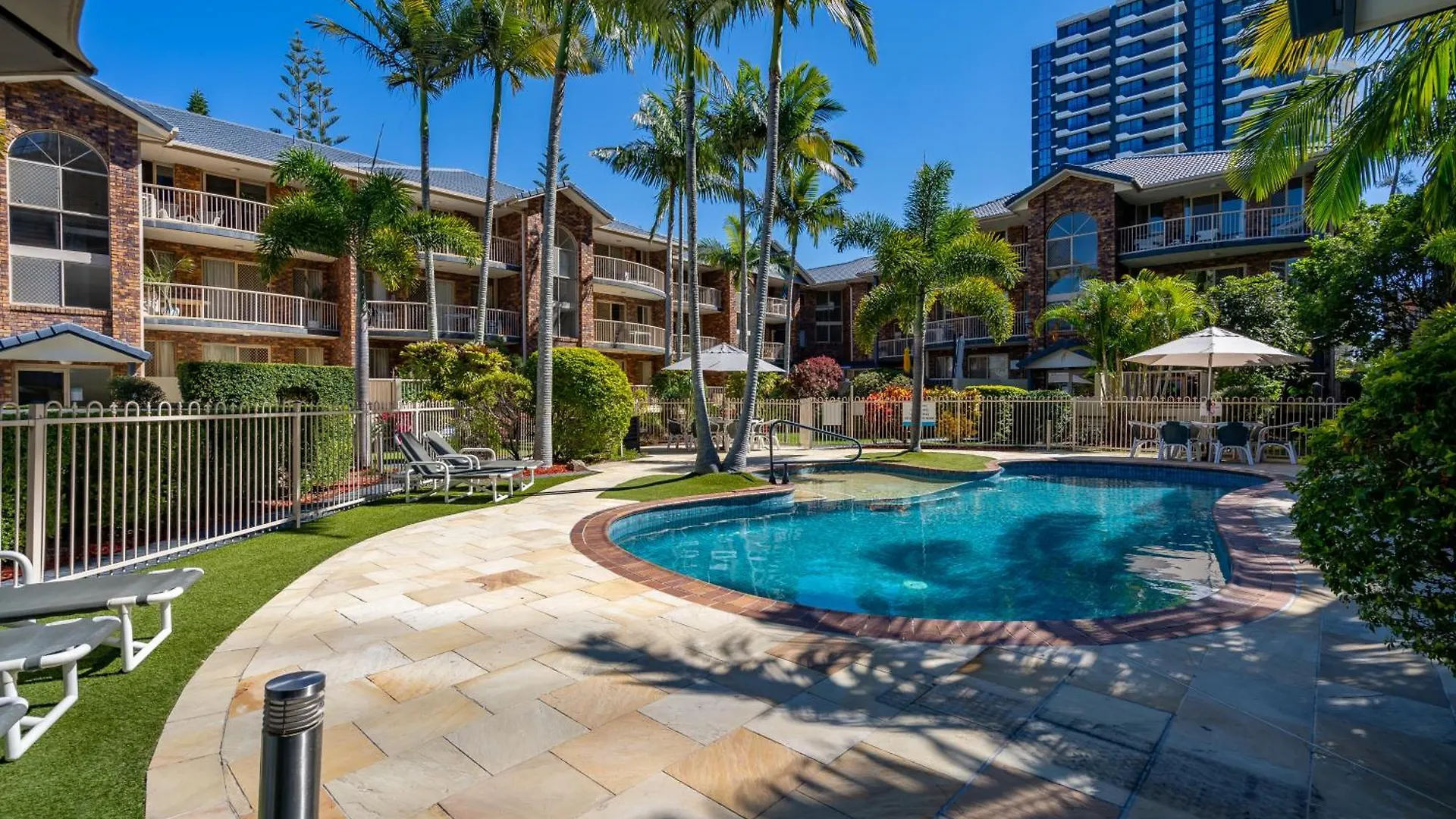 Aparthotel Oceanside Cove 4*