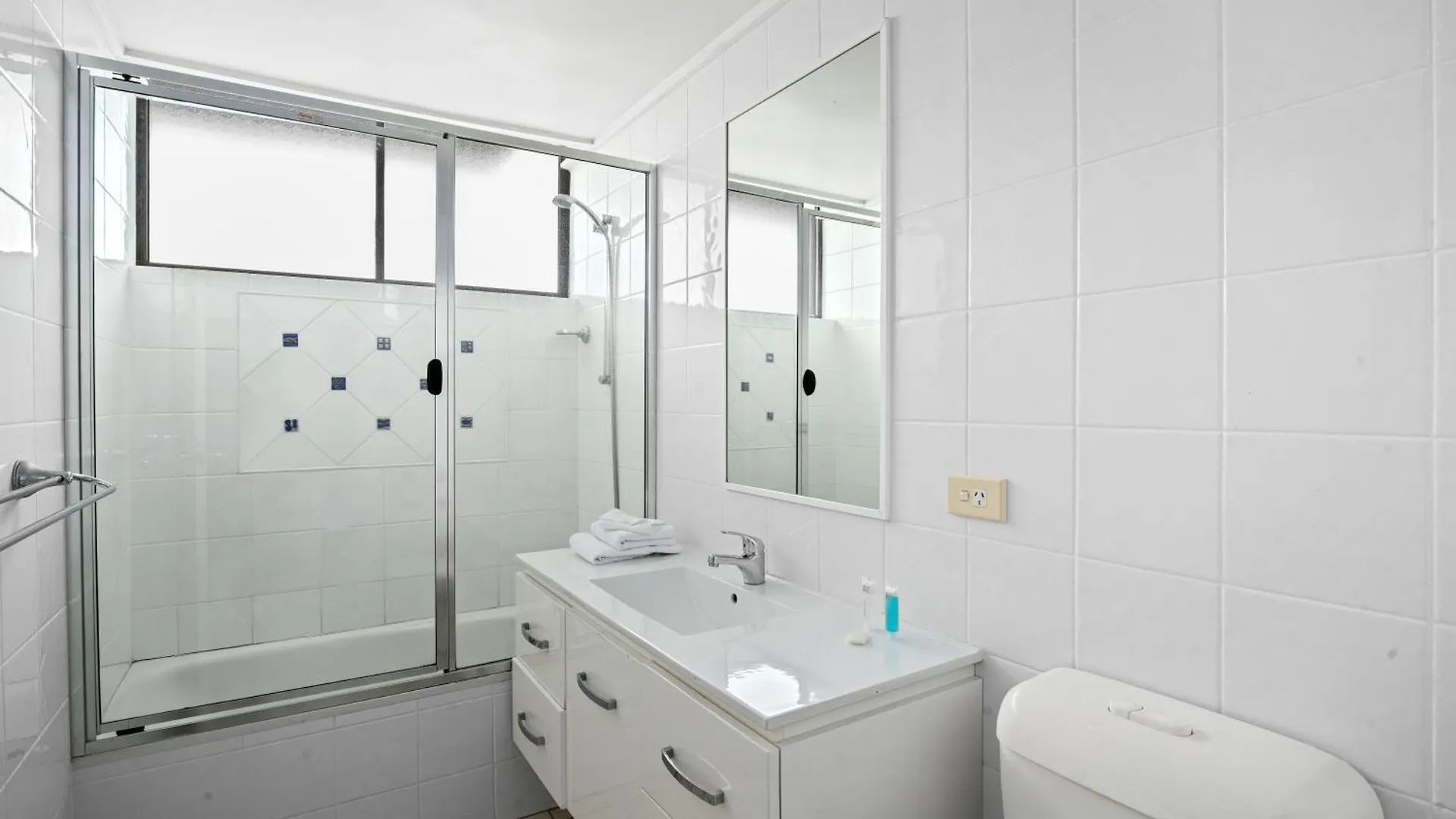 Hotel apartamentowy Capricorn One Beachside - Official Gold Coast