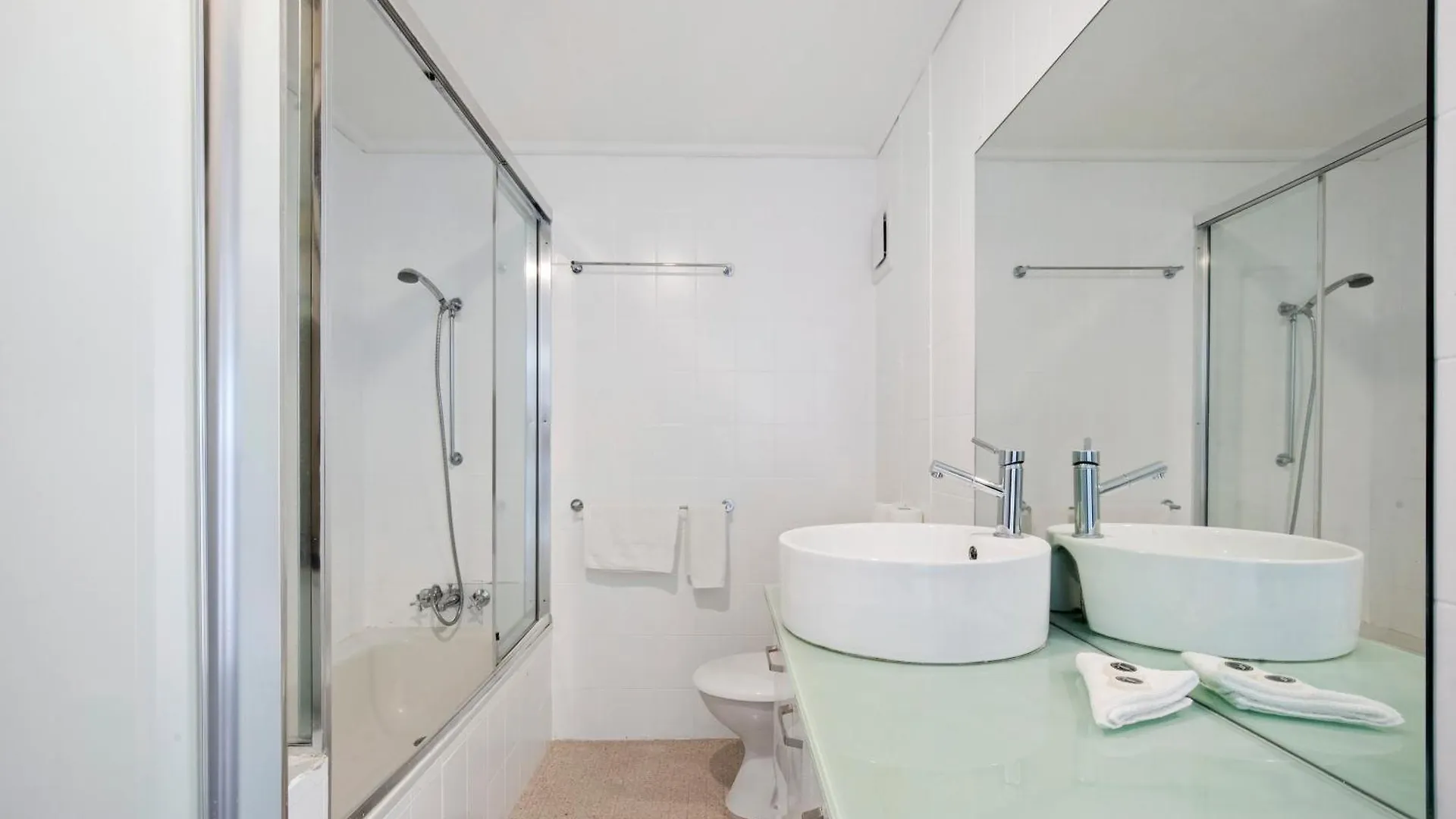 Capricorn One Beachside - Official Hotel apartamentowy Gold Coast