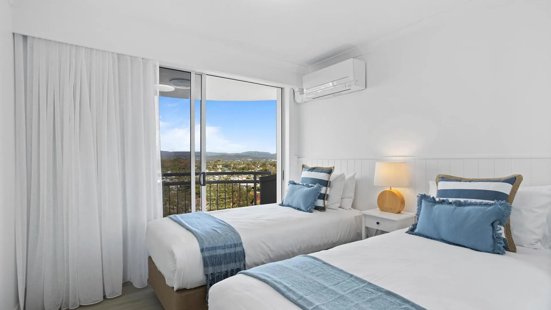 Aparthotel Ultiqa Burleigh Mediterranean 4*