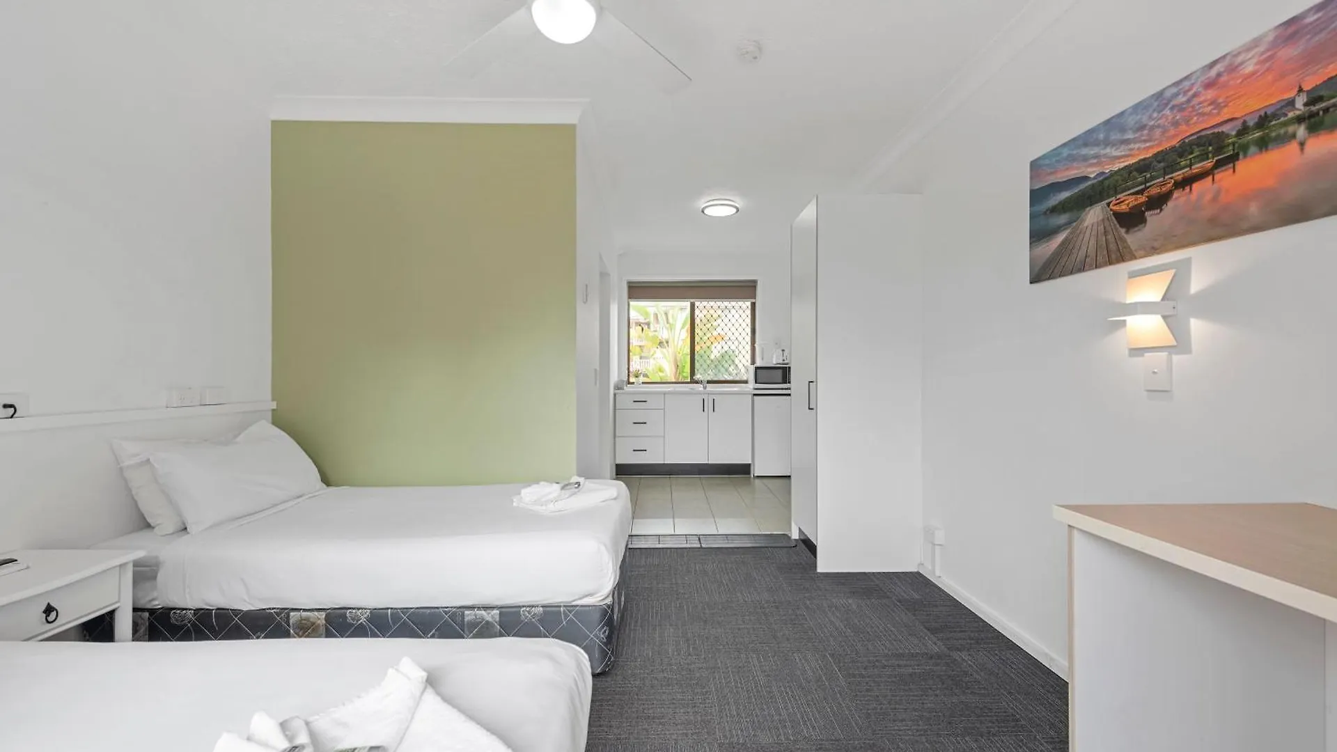 Gold Coast Inn 3*