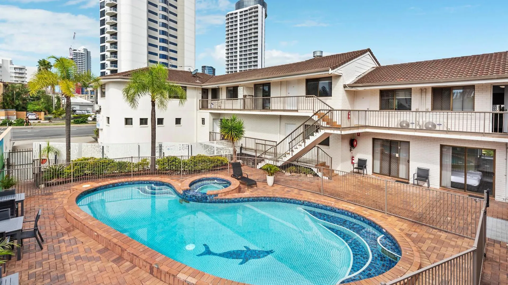 Gold Coast Inn 3*