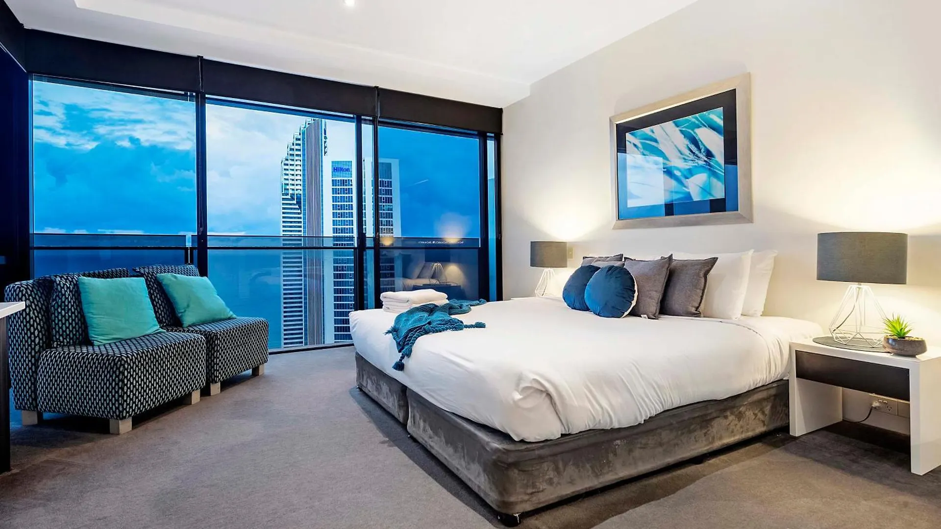Ocean View With Balcony - Circle On Cavill - Location! - Self Contained & Privately Managed *