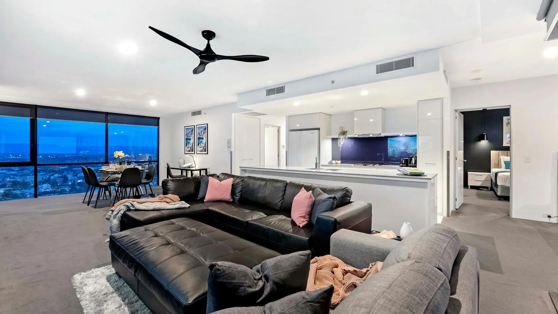 Ocean View With Balcony - Circle On Cavill - Location! - Self Contained & Privately Managed Apartament Gold Coast