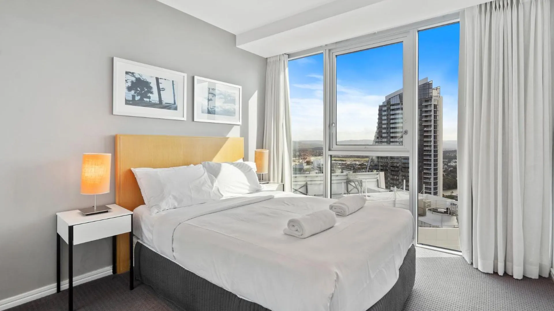 H Star Residences-- Paradise Stayz * Gold Coast