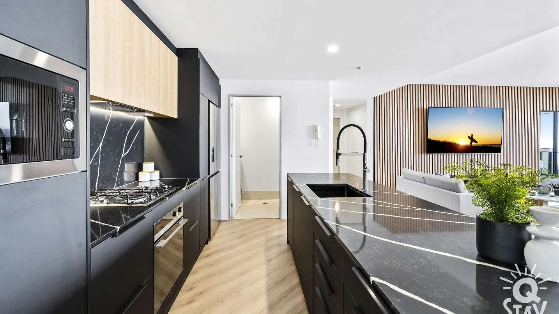 Circle On Cavill By Vaun Gold Coast