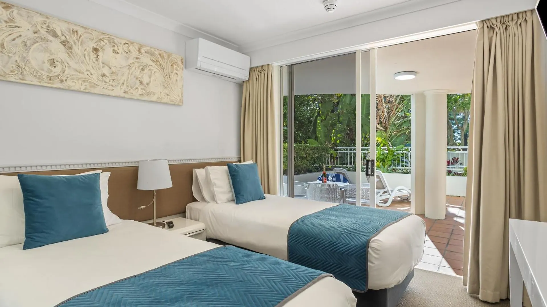Ultiqa Burleigh Mediterranean Aparthotel
