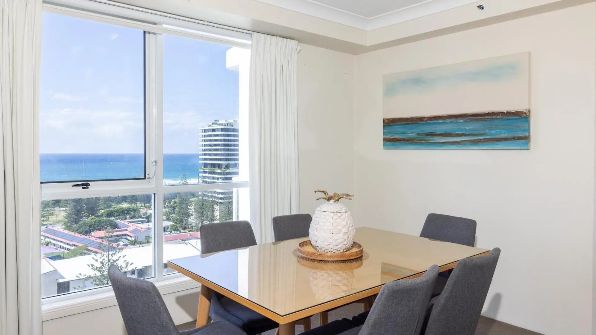 Bel Air On Broadbeach - Official 4*