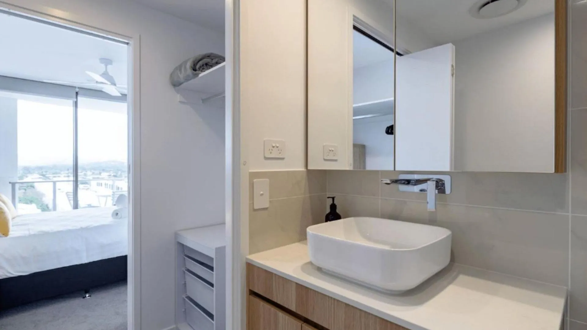 Appartamento Palm Escape With Rooftop Pool - Coasthm Gold Coast
