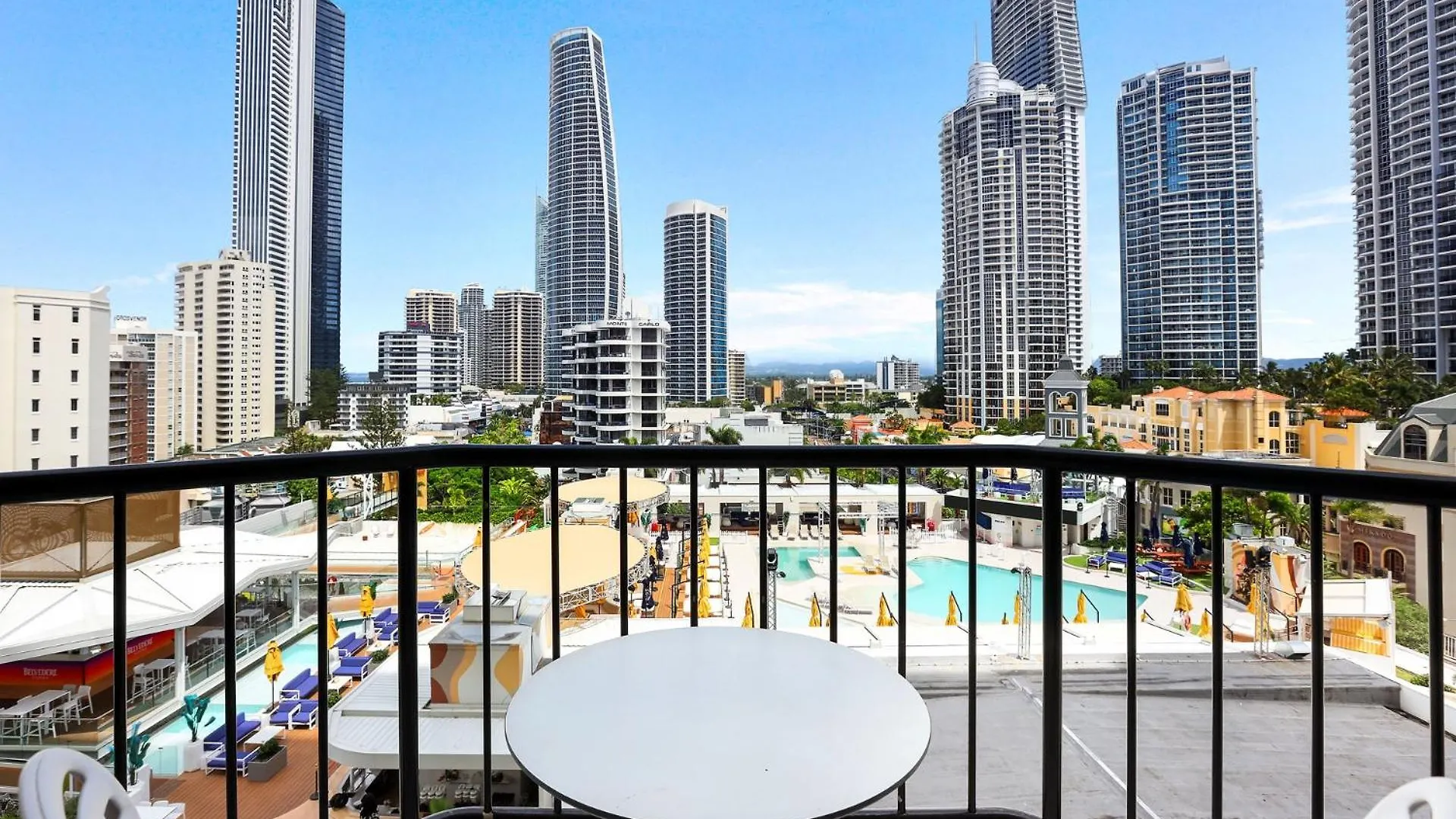 New Stunning Surfers Apartment. * Gold Coast