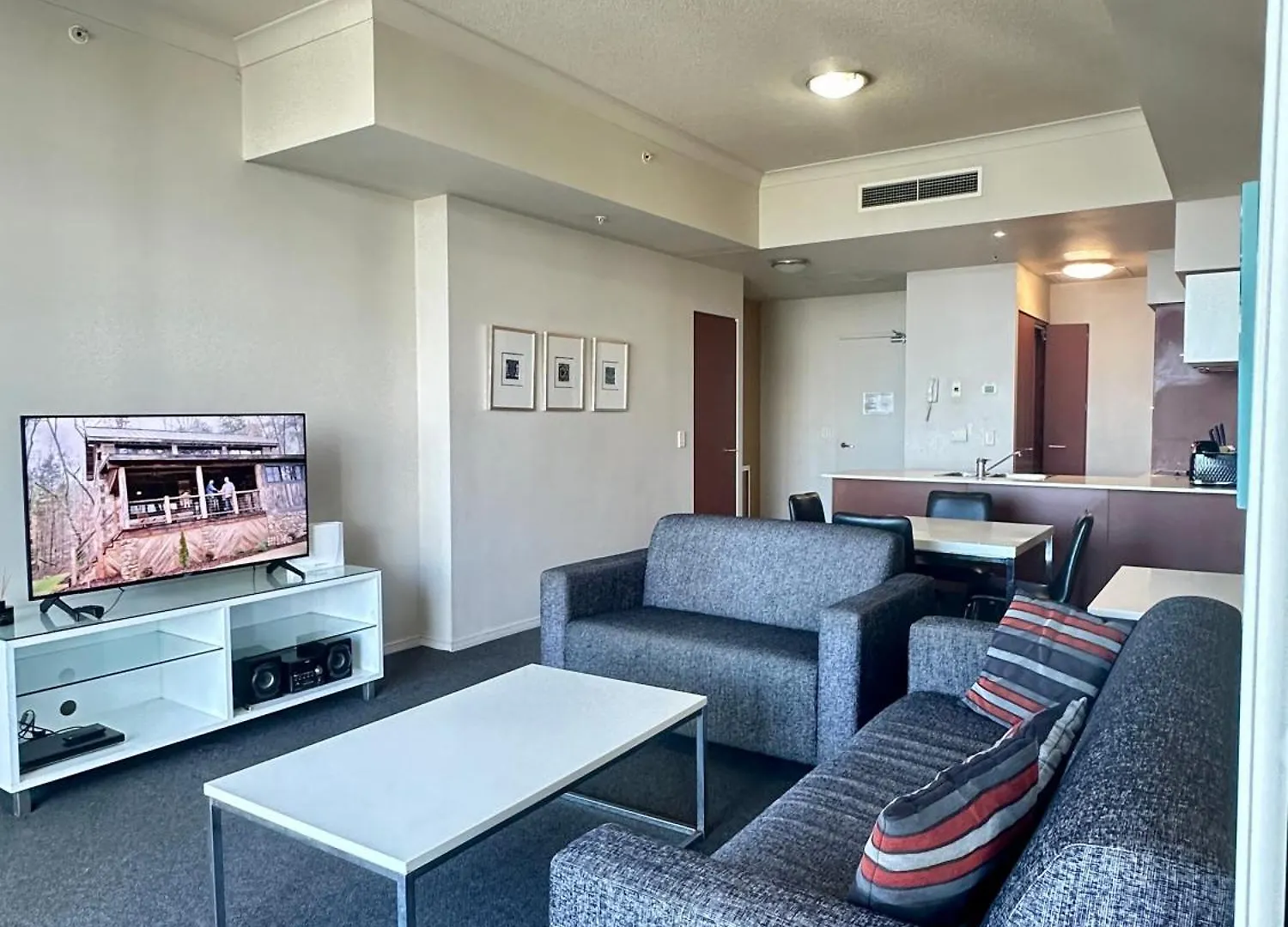 Apartment Chevron Renaissance - Style Living By Premium