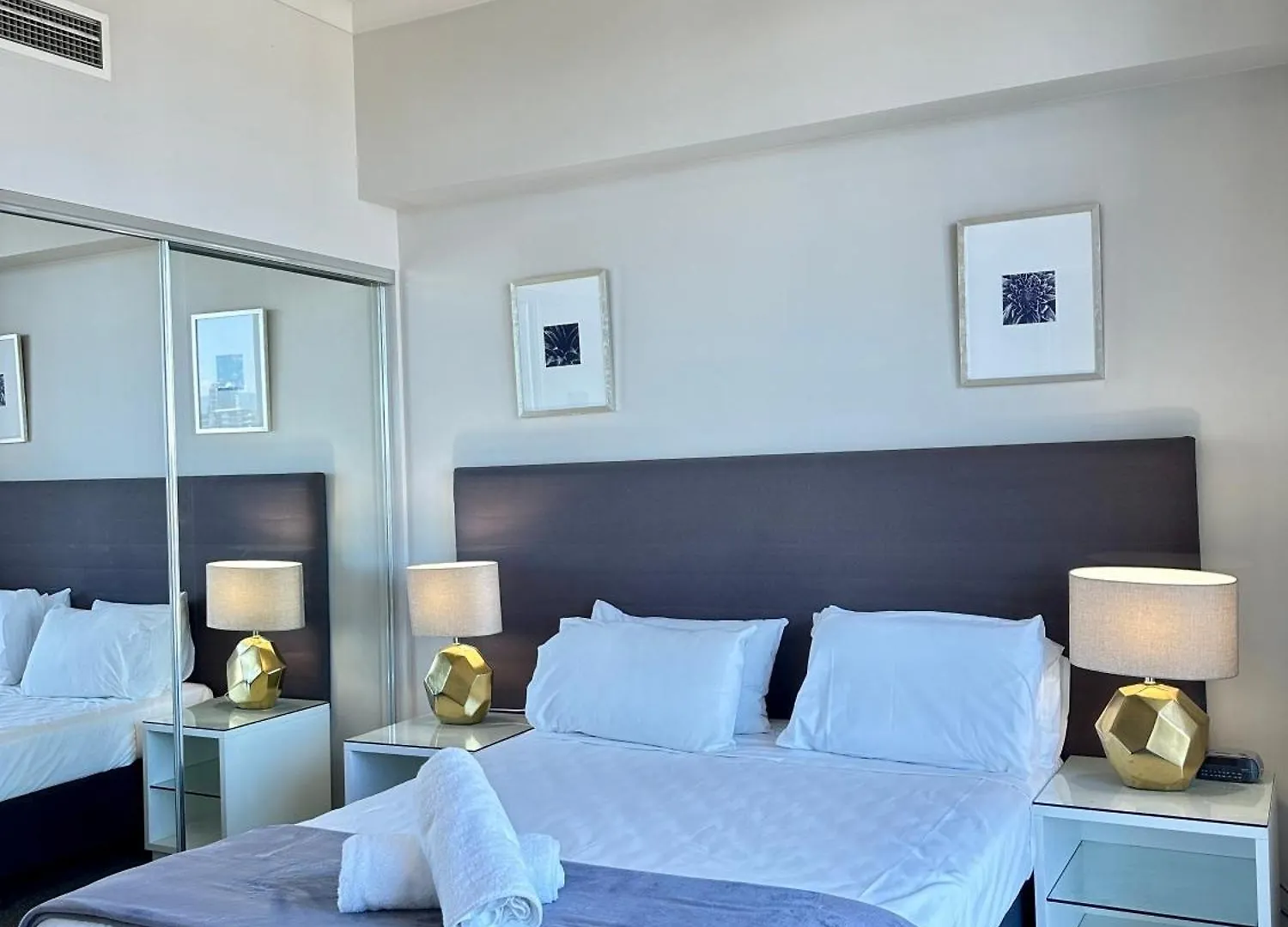 Apartment Chevron Renaissance - Style Living By Premium *