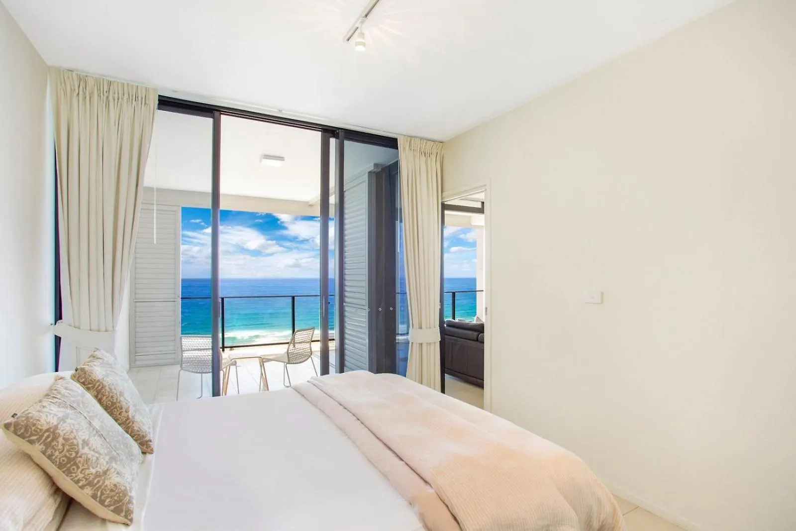 Ultra Broadbeach
