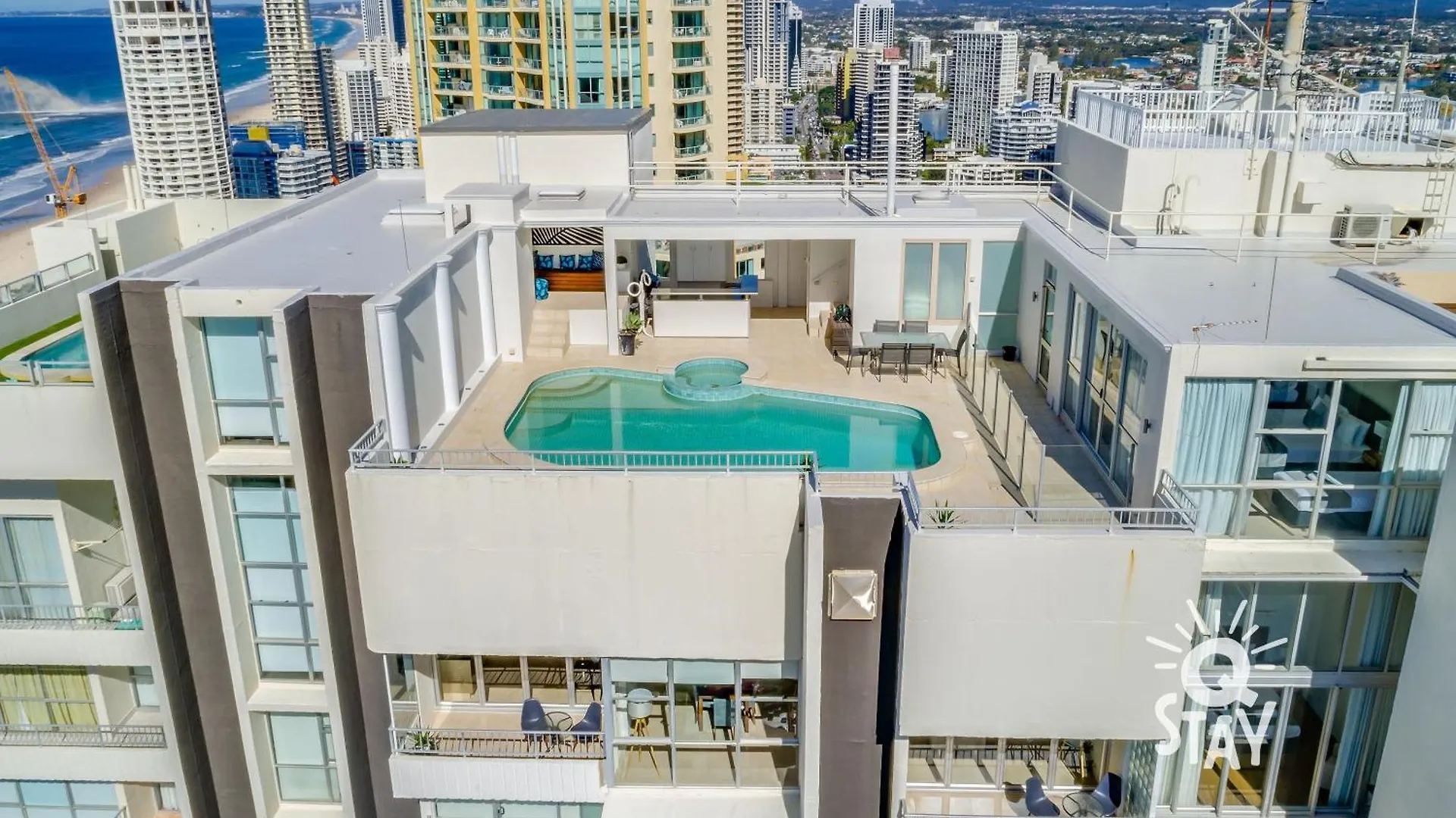 3 Bedroom Penthouse With Private Pool - Q Appartamento