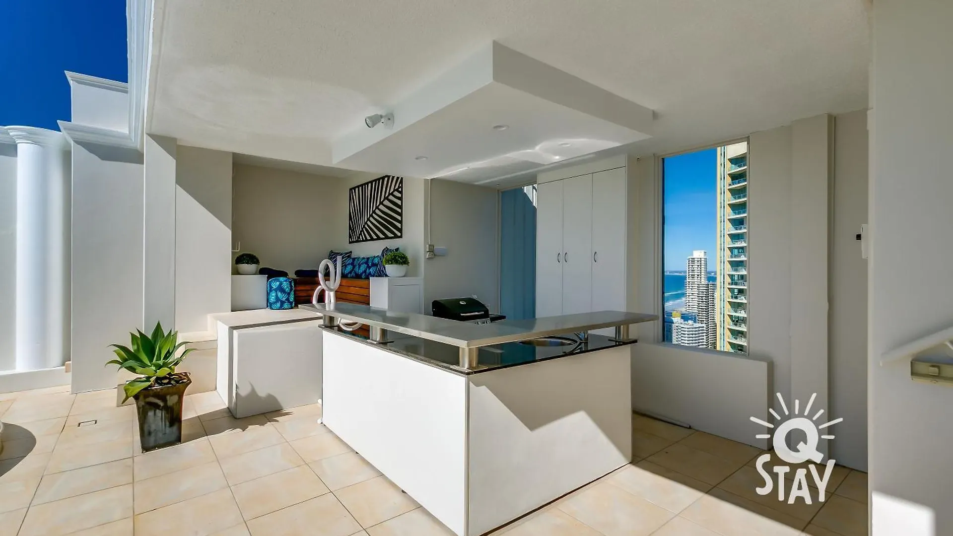 3 Bedroom Penthouse With Private Pool - Q Appartamento