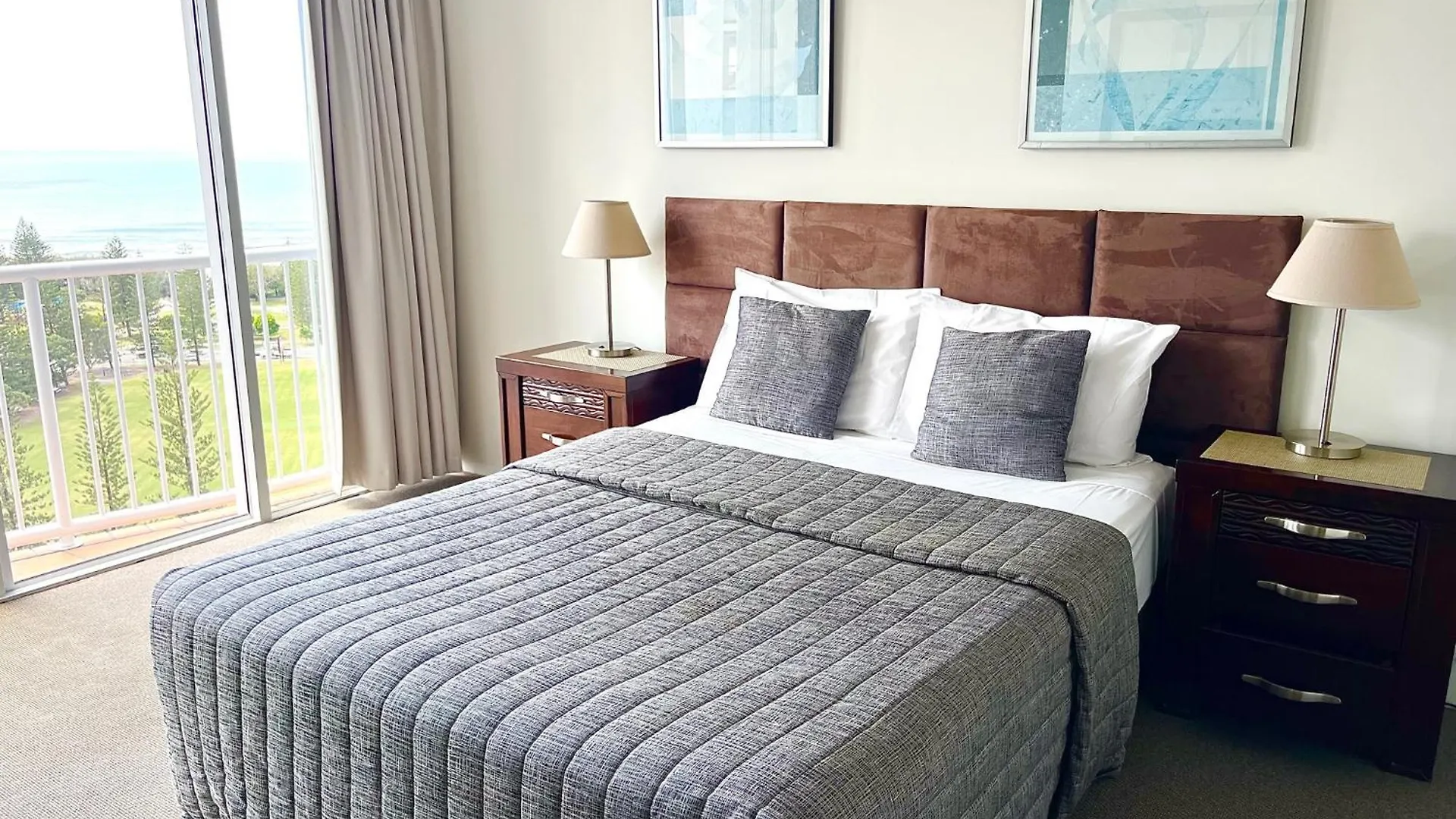 Bel Air On Broadbeach - Official 4*