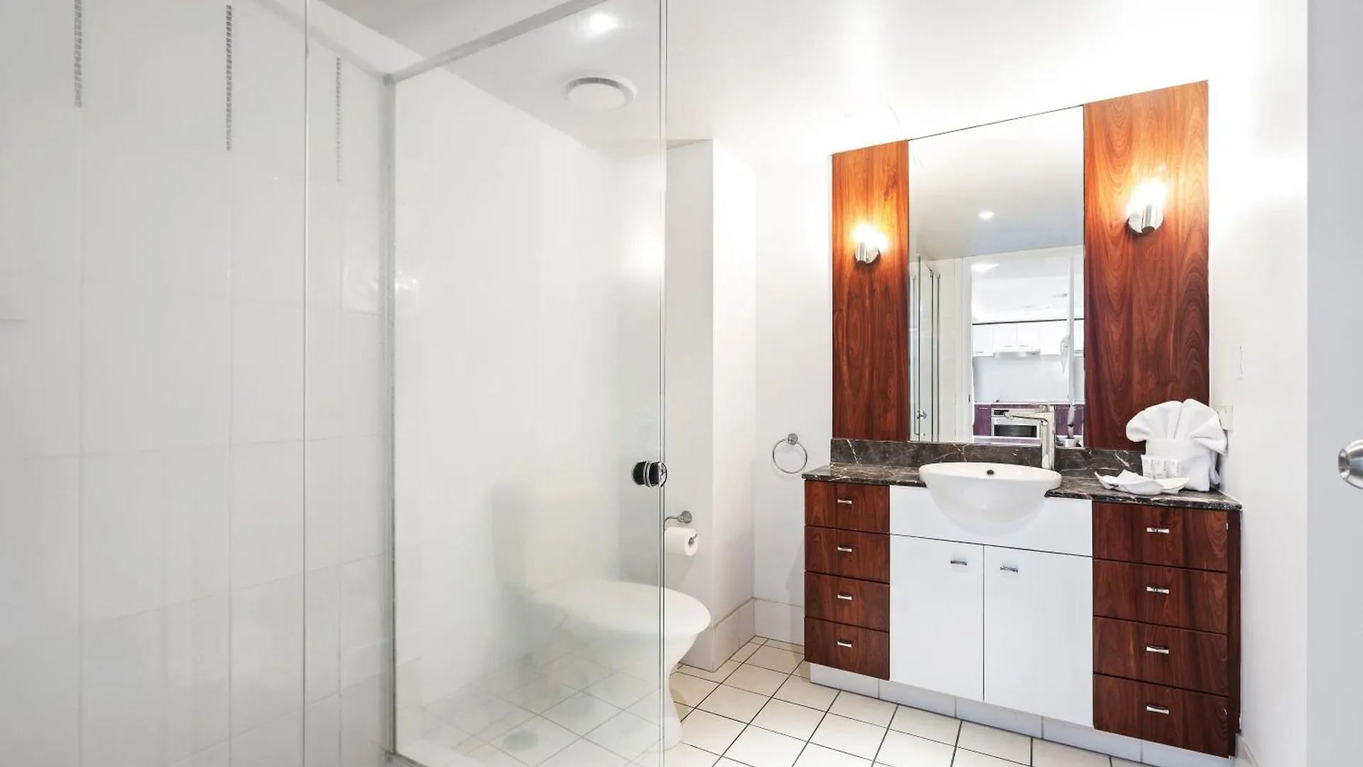 Kids Free In Hinterland View 2 Bedroom 1 Bathroom At Chevron Renaissance- Q *