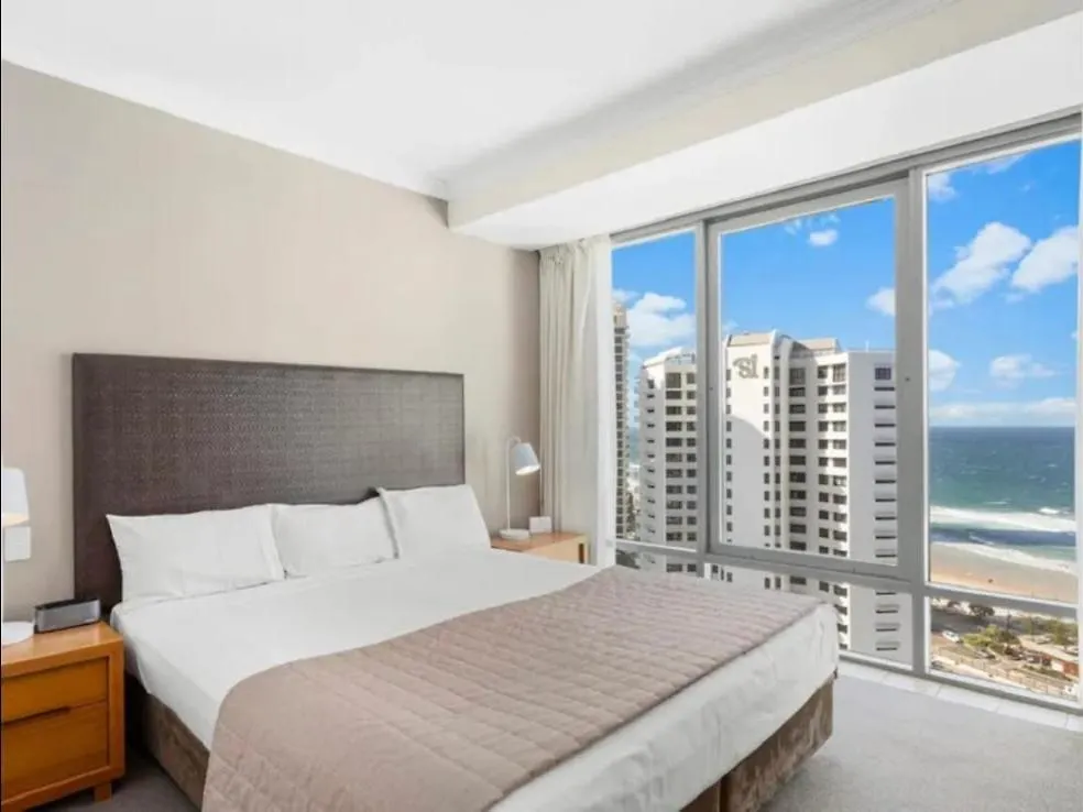Serain Residences On Legends 아파트
