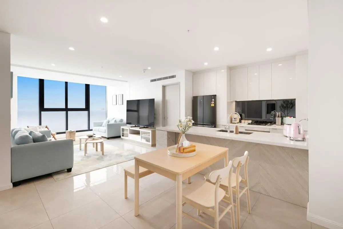 Apartment Just A Stone's Throw To The Brand New 2br