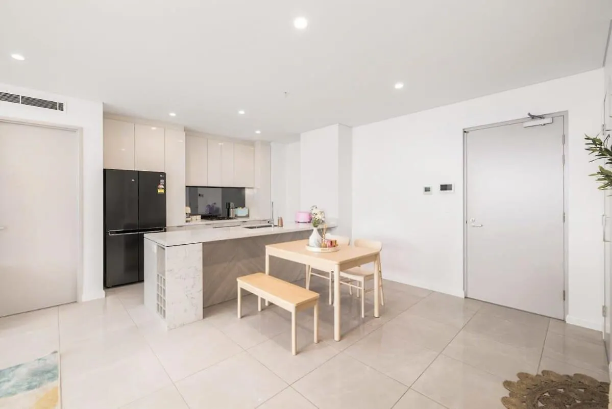 Just A Stone's Throw To The Brand New 2br Apartamento Gold Coast
