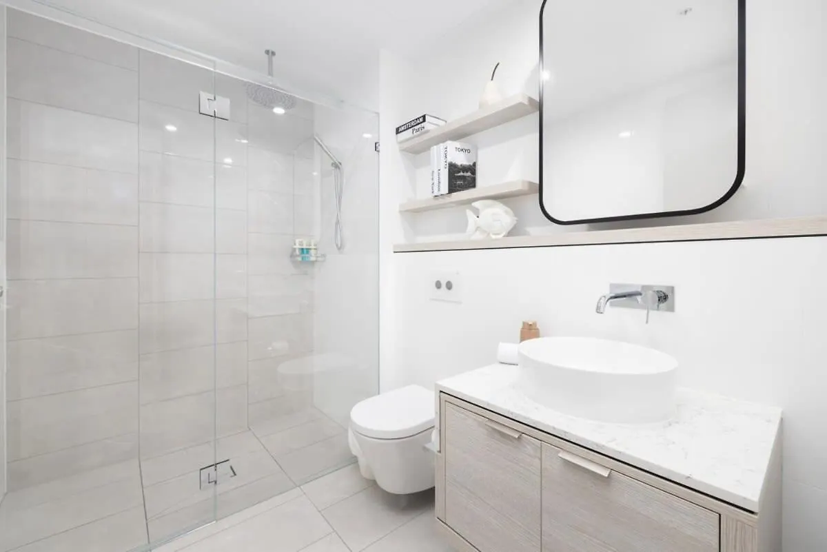 Apartment Just A Stone's Throw To The Brand New 2br *