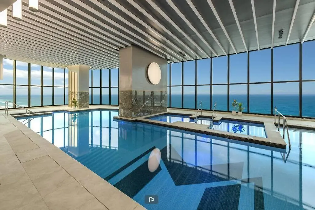 Just A Stone's Throw To The Brand New 2br * Gold Coast