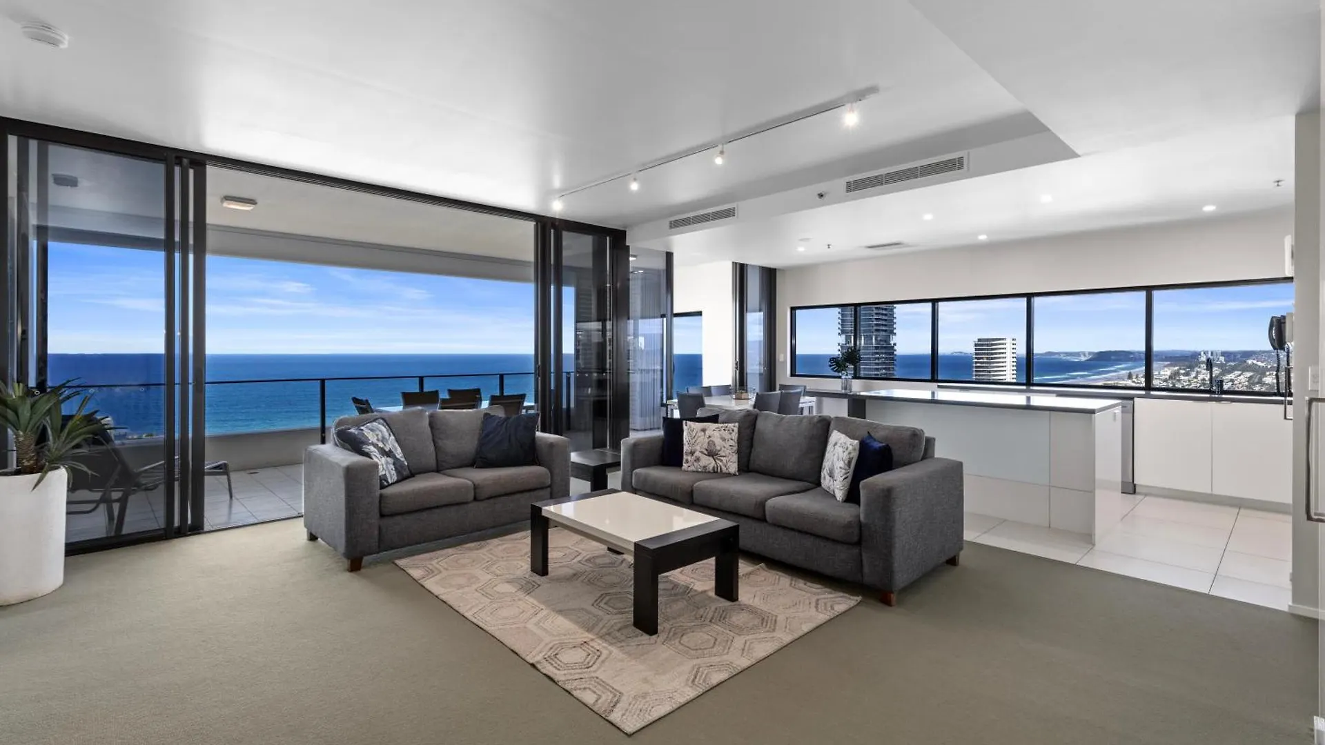 Ultra Broadbeach