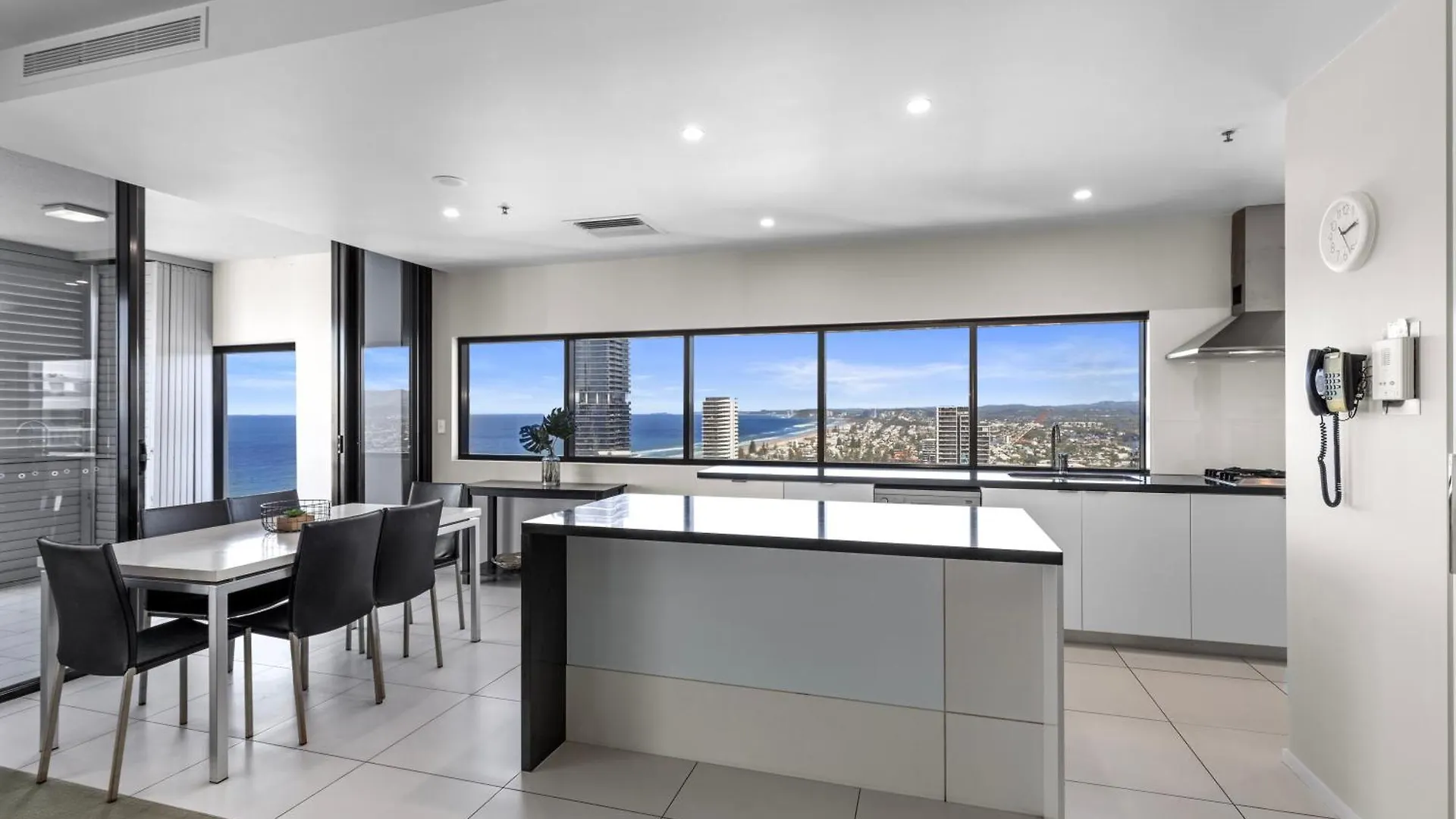 Rezort Ultra Broadbeach