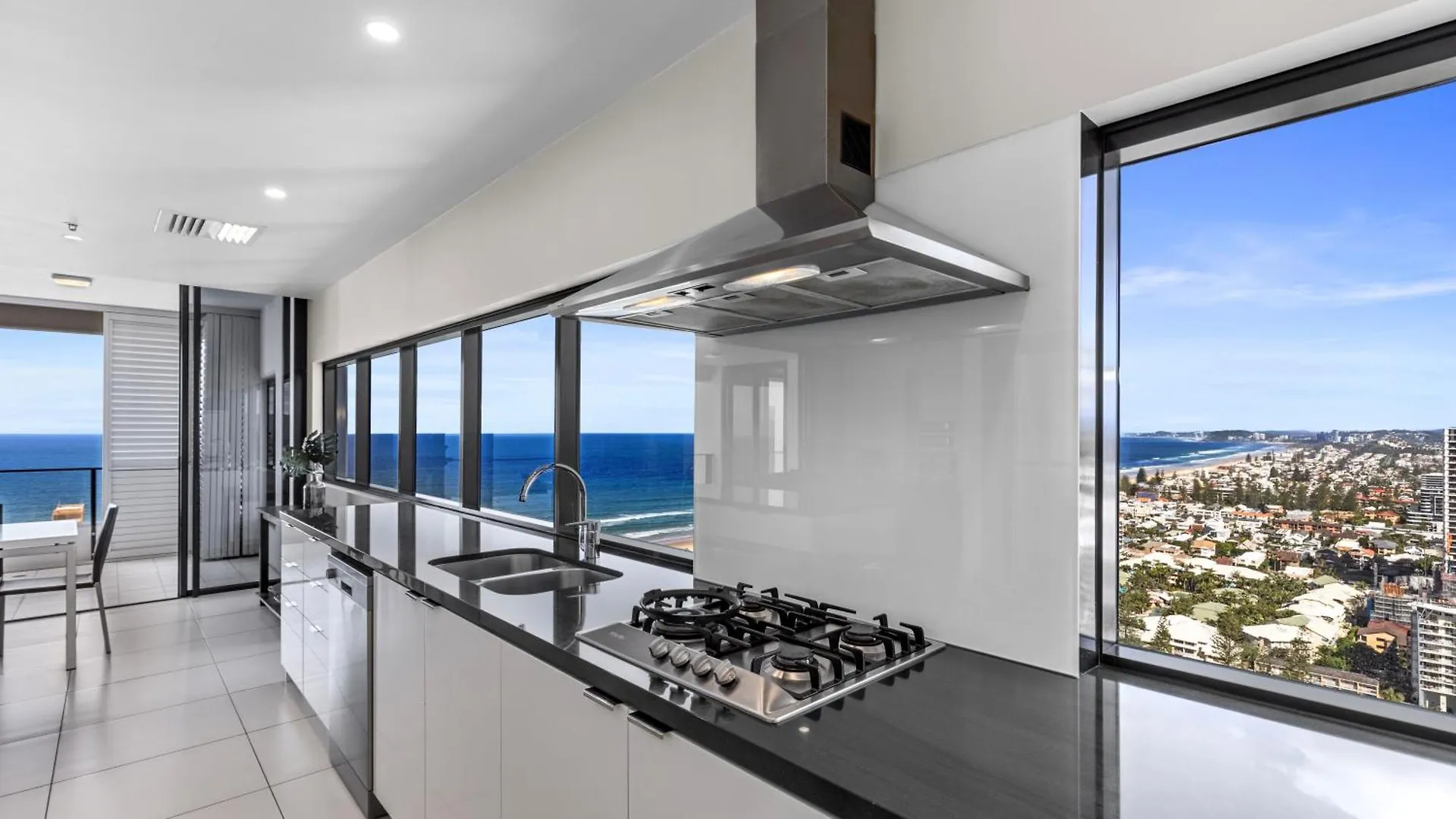 Rezort Ultra Broadbeach