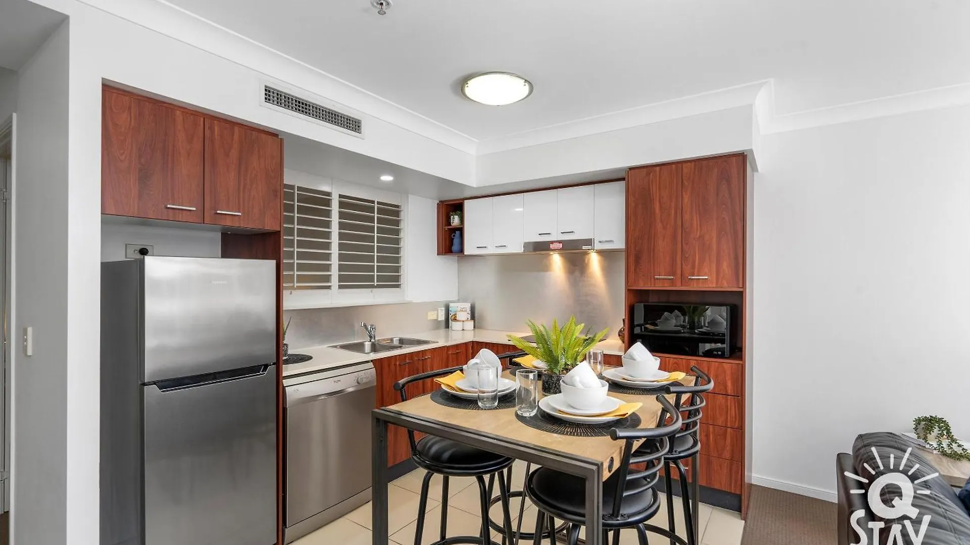 아파트 Chevron Renaissance Surfers Paradise Mid Week Madness Deal - Q