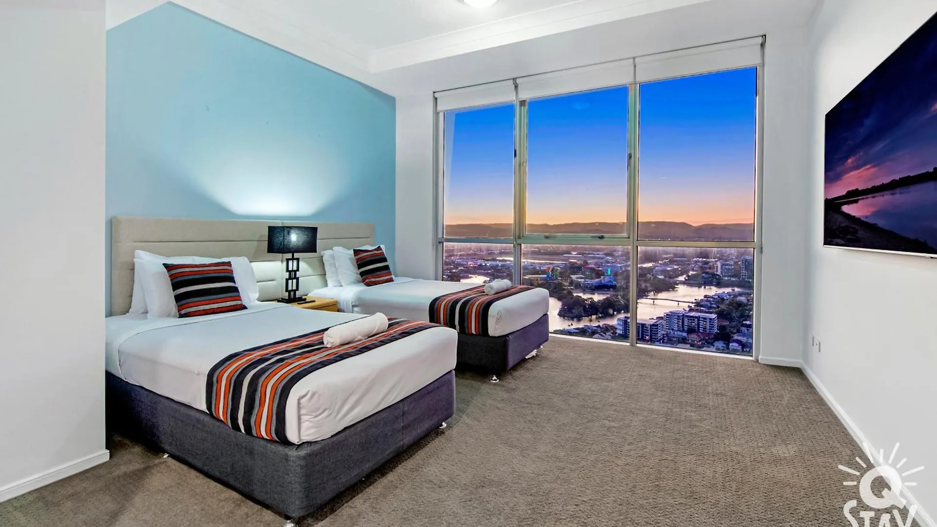 아파트 Chevron Renaissance Surfers Paradise Mid Week Madness Deal - Q *