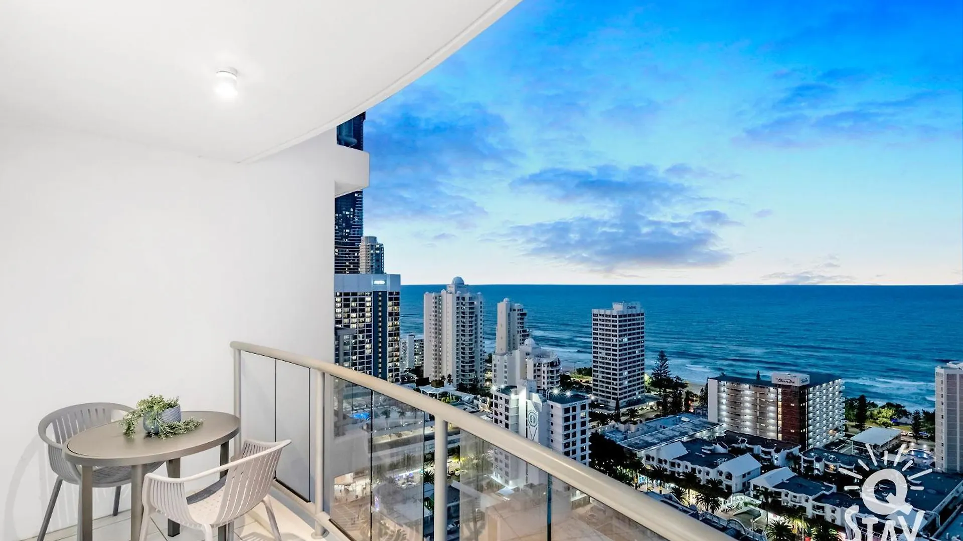 Chevron Renaissance Surfers Paradise Mid Week Madness Deal - Q