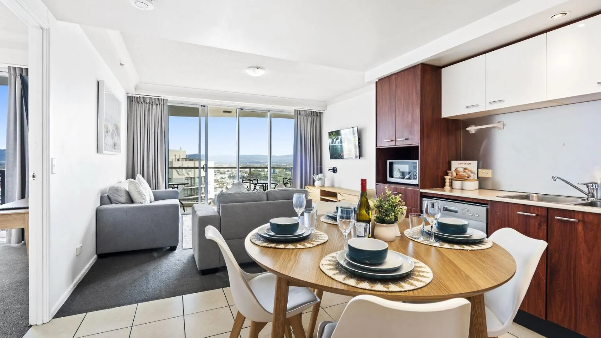아파트 Chevron Renaissance Surfers Paradise Mid Week Madness Deal - Q