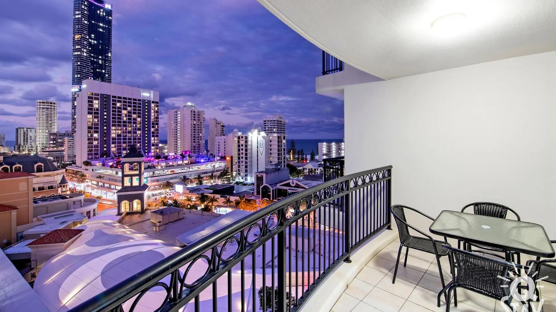 아파트 Chevron Renaissance Surfers Paradise Mid Week Madness Deal - Q *